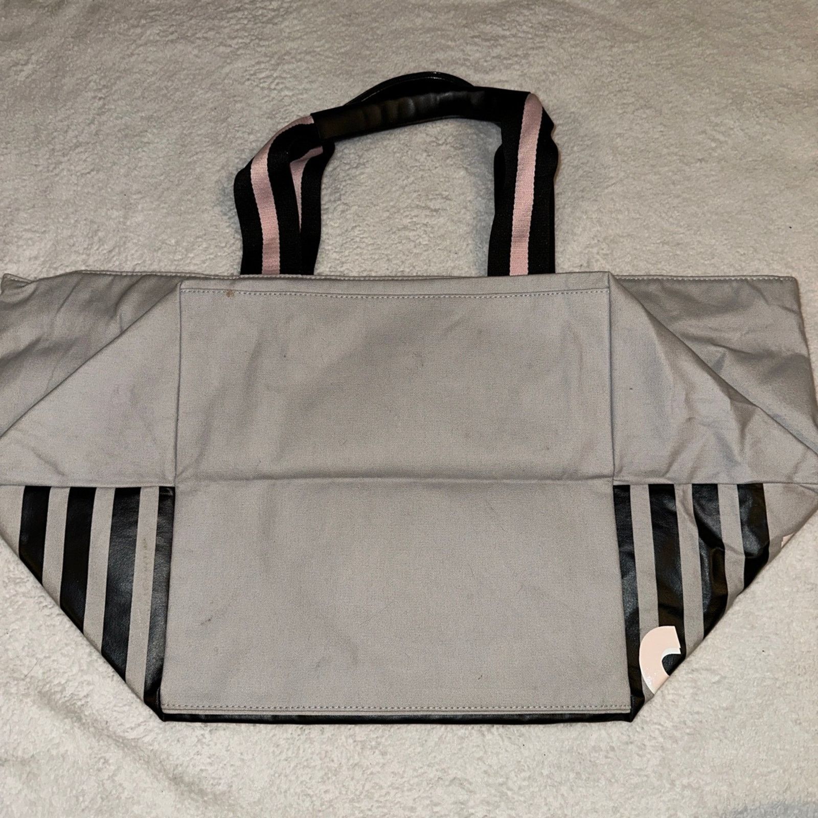 Victoria's Secret Victorias Secret Tote Bag Size ONE SIZE - 2 Thumbnail