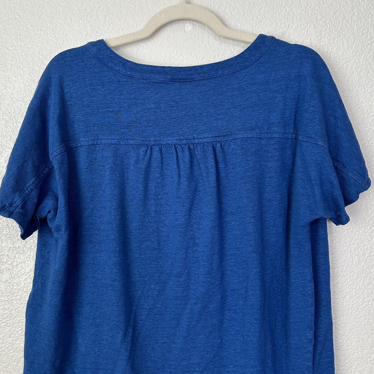 Chicos Chico’s 100% Linen Blue Stretch Henley Tee Size L / US 10 / IT 46 - 6 Thumbnail