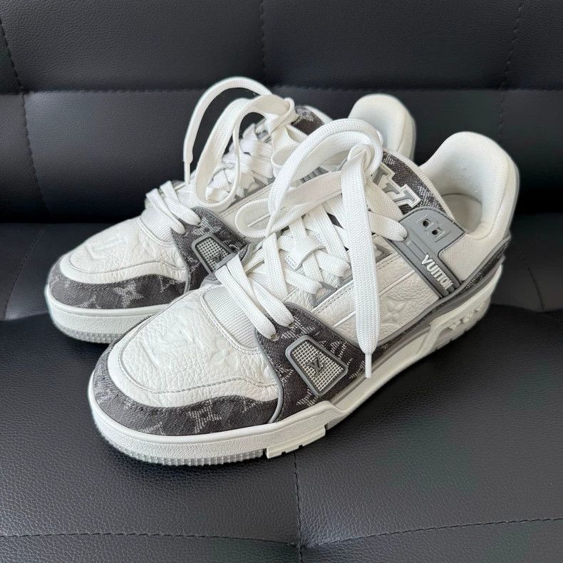 Louis Vuitton Louis Vuitton 24 New Men's Grey and White Denim Low Top Sl Size US 7 / EU 40 - 1 Thumbnail