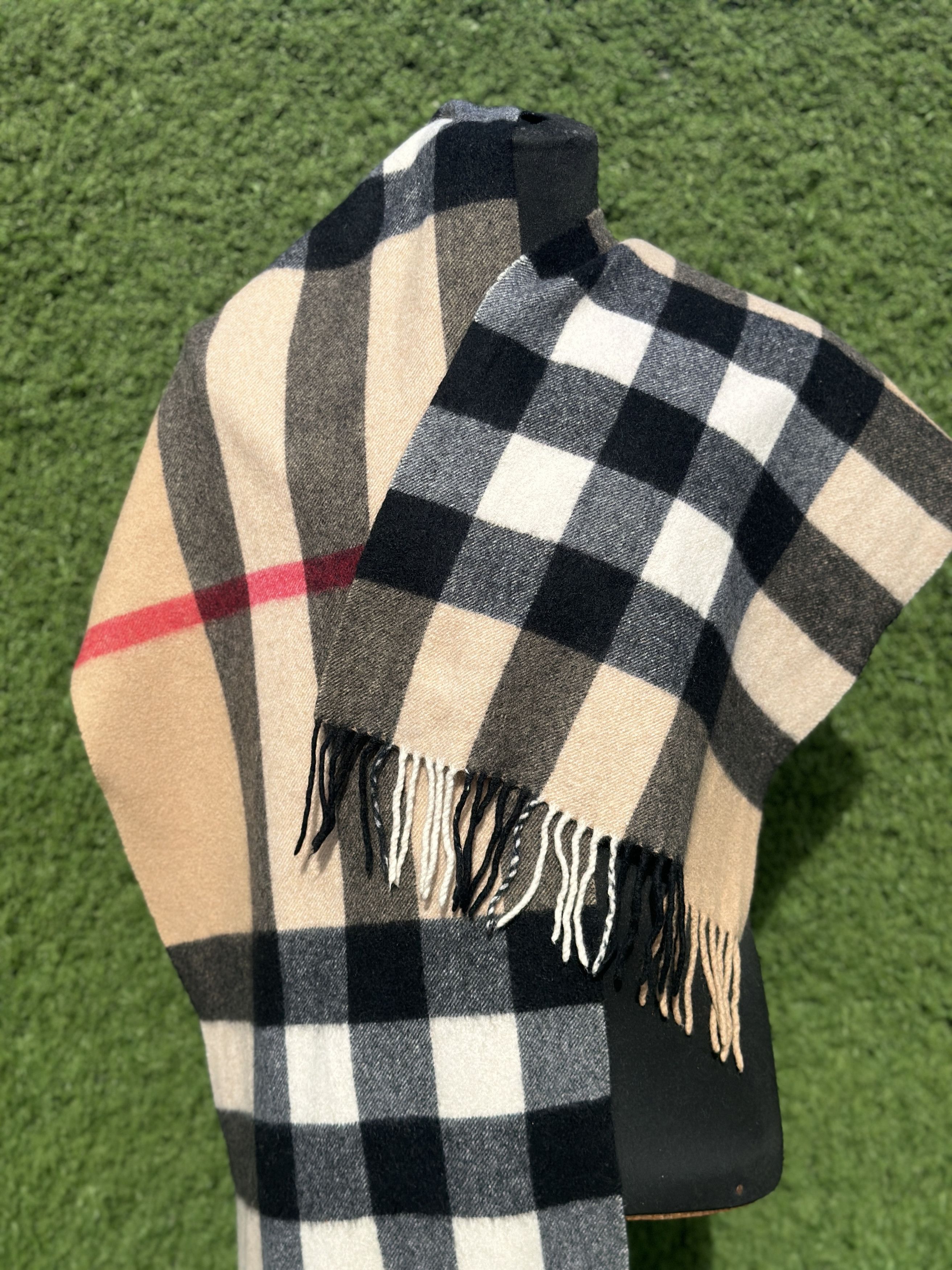 Burberry Burberry 100% Cashmere Classic Check Fringed Scarf 205X37Cm Size ONE SIZE - 11 Thumbnail