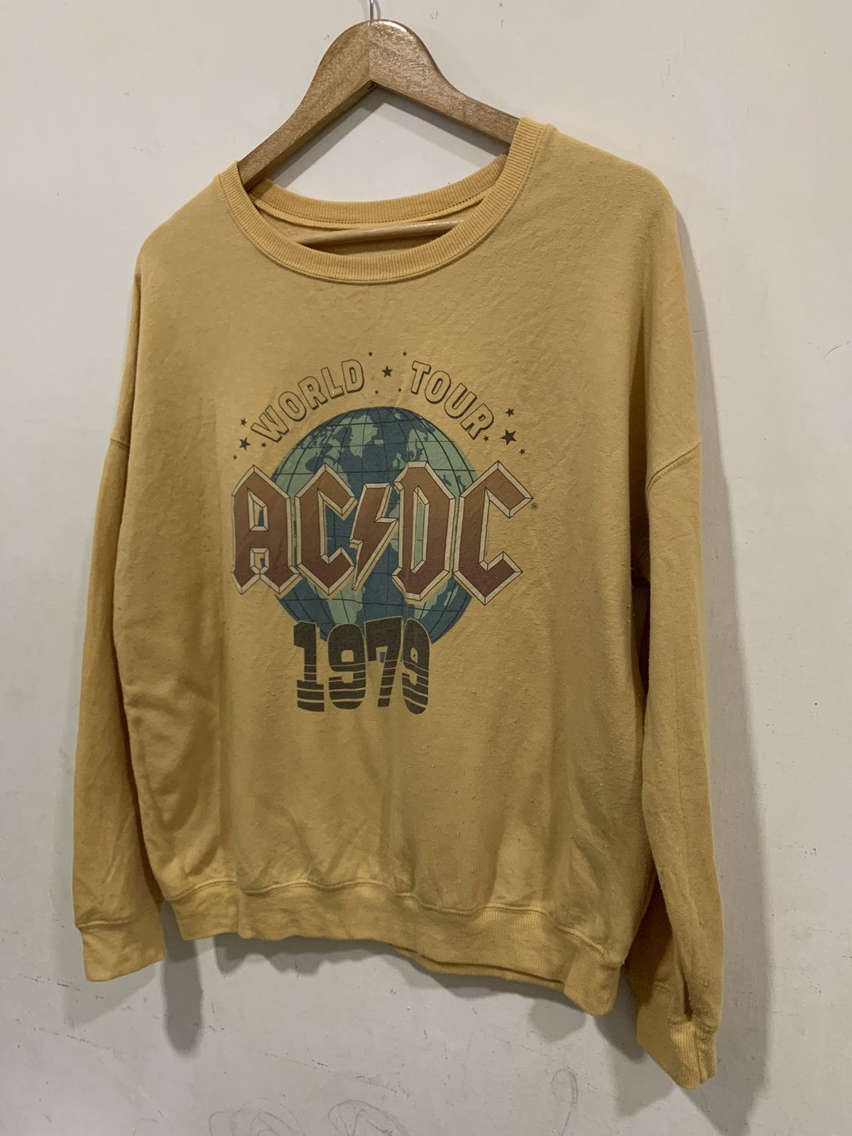 Band Tees World Tour ACDC Sweatshirt Reborn 2021 Size US M / EU 48-50 / 2 - 2 Thumbnail