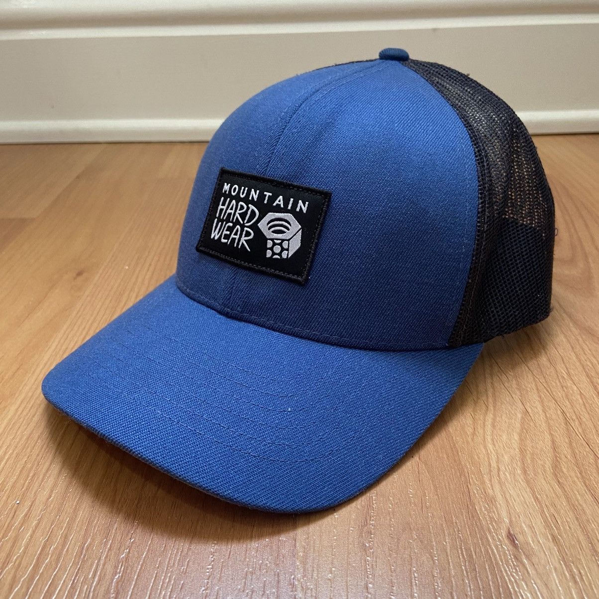 Mountain Hardwear Mountain Hardwear Logo Patch Trucker Hat Size ONE SIZE - 2 Thumbnail