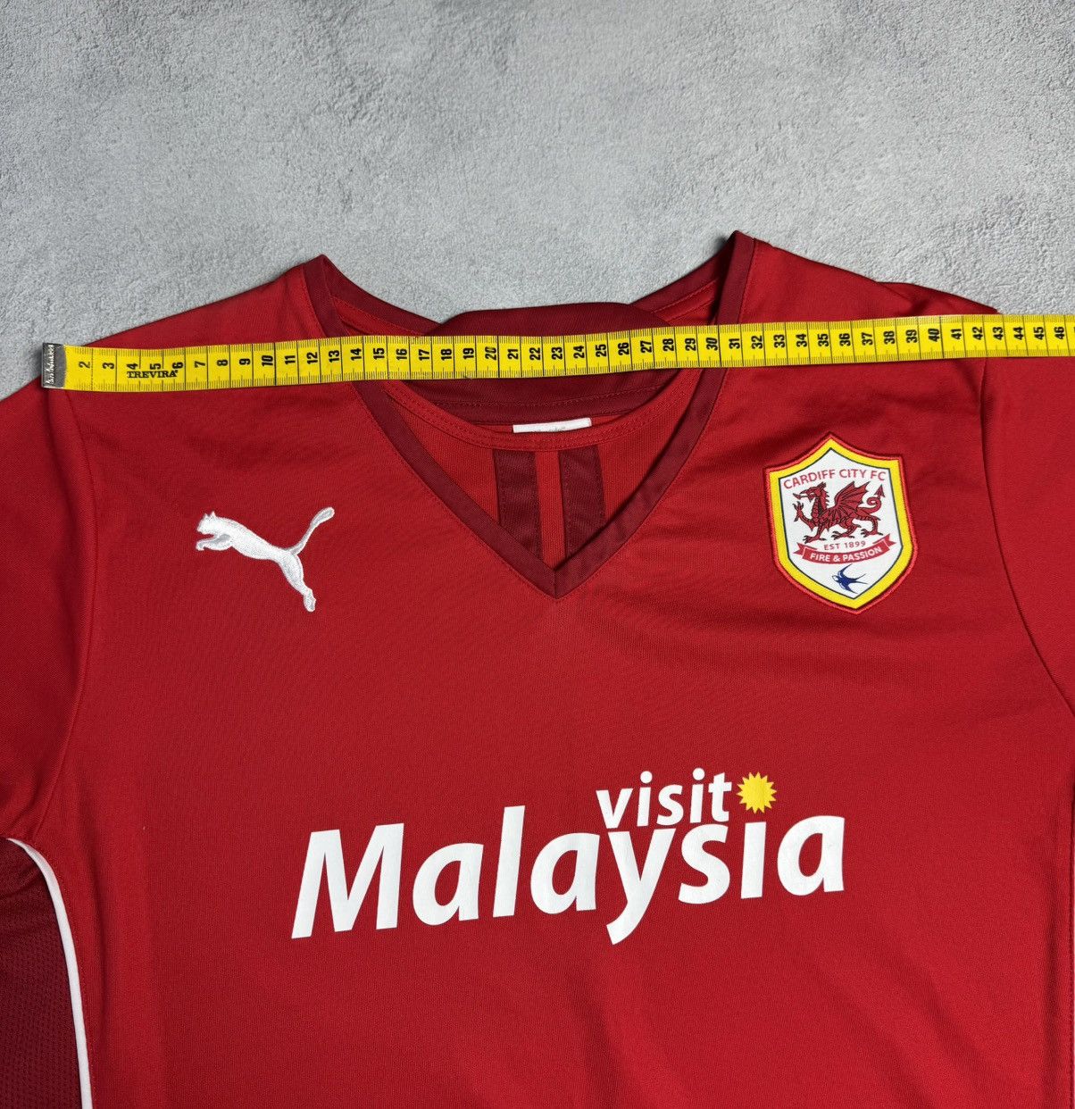 Puma Cardiff City 2013 2014 Home Shirt Soccer Jersey Puma Size US M / EU 48-50 / 2 - 12 Thumbnail