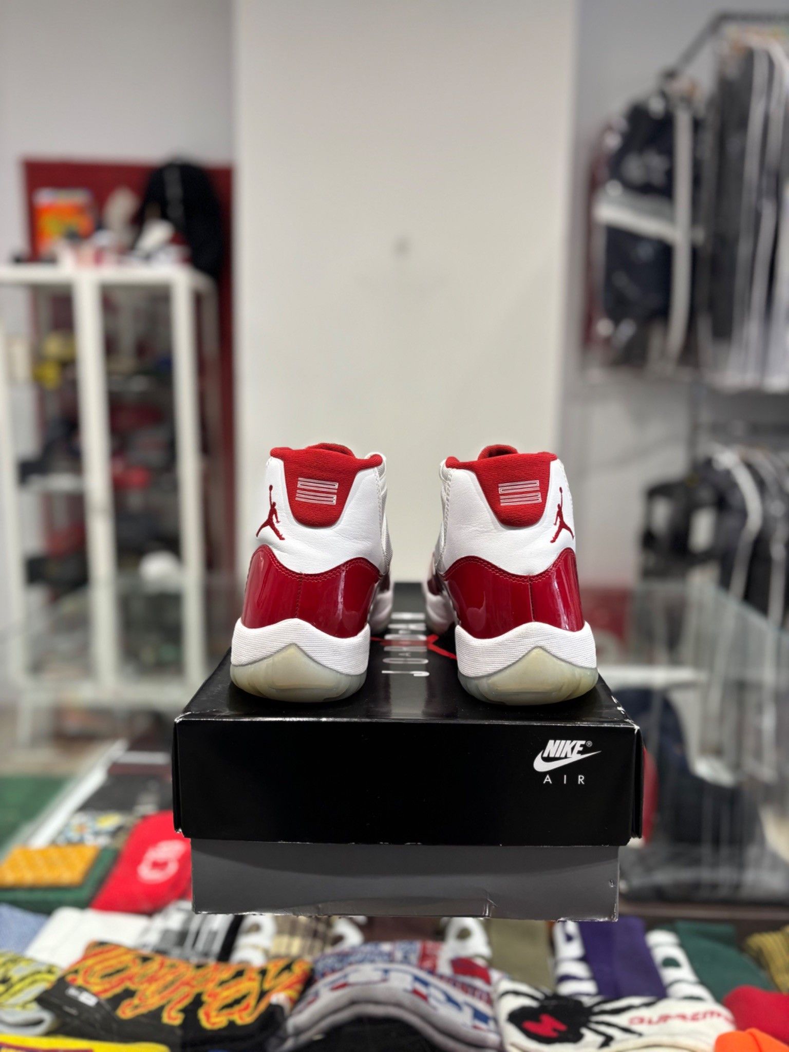 Jordan Brand Jordan 11 Cherry (2022) Size US 10.5 / EU 43-44 - 4 Thumbnail
