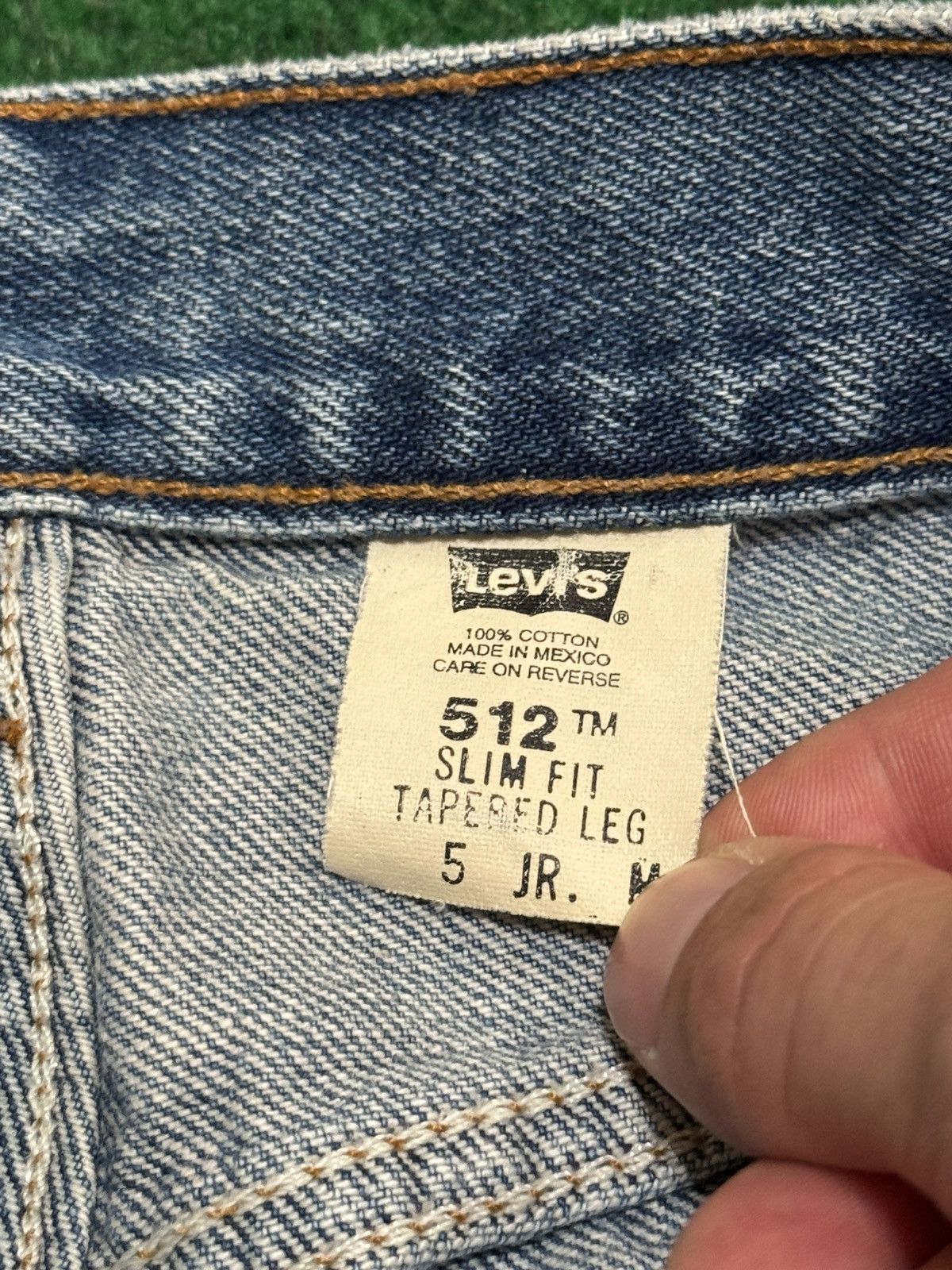 Levi's Vintage Clothing Vintage Levi’s 512 Slim Taper 5 26x31 Light Wash Y2K Jeans Size 26" / US 2 / IT 38 - 4 Thumbnail