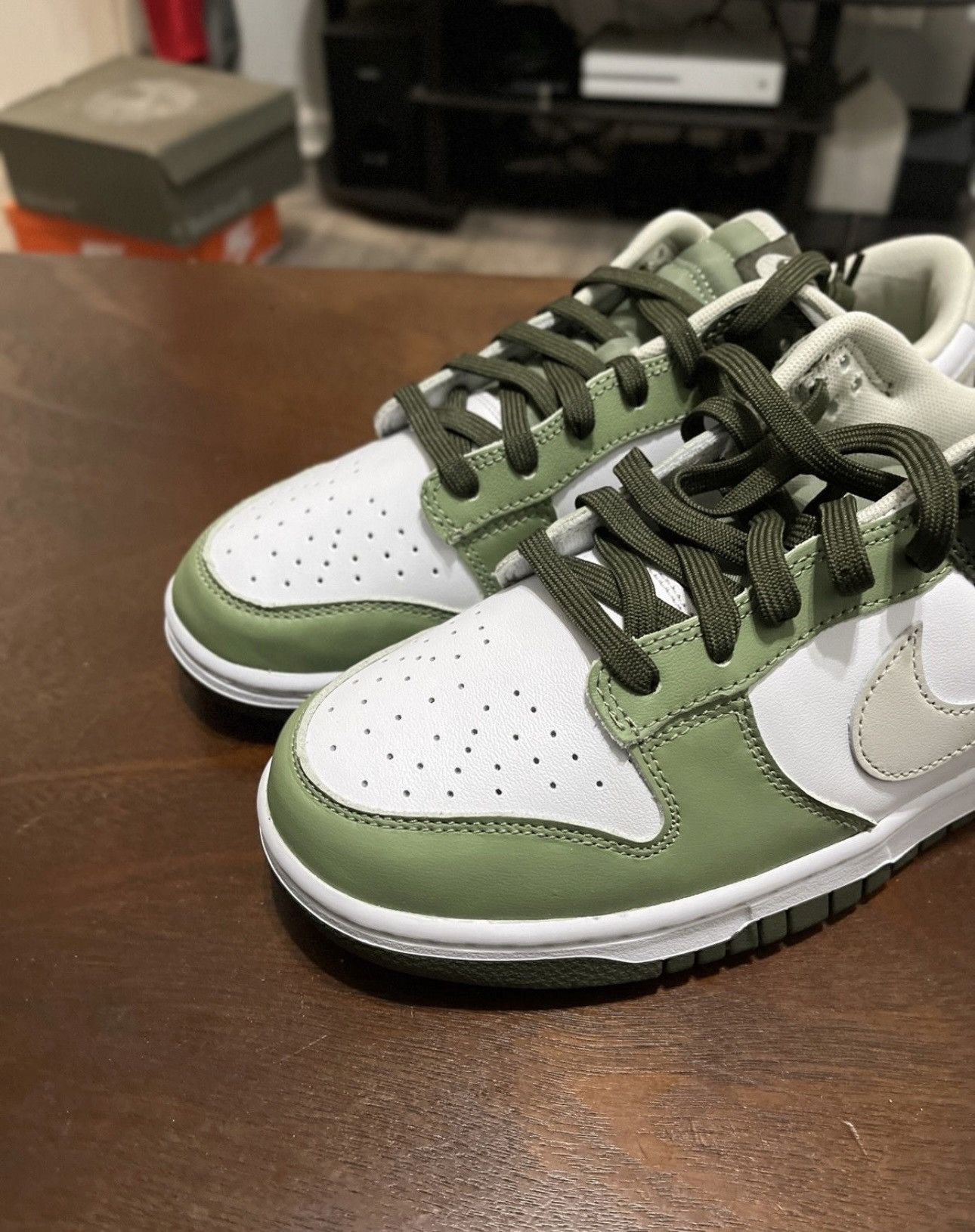 Nike Brand new never worn ships next day Size US 8.5 / EU 41-42 - 2 Thumbnail