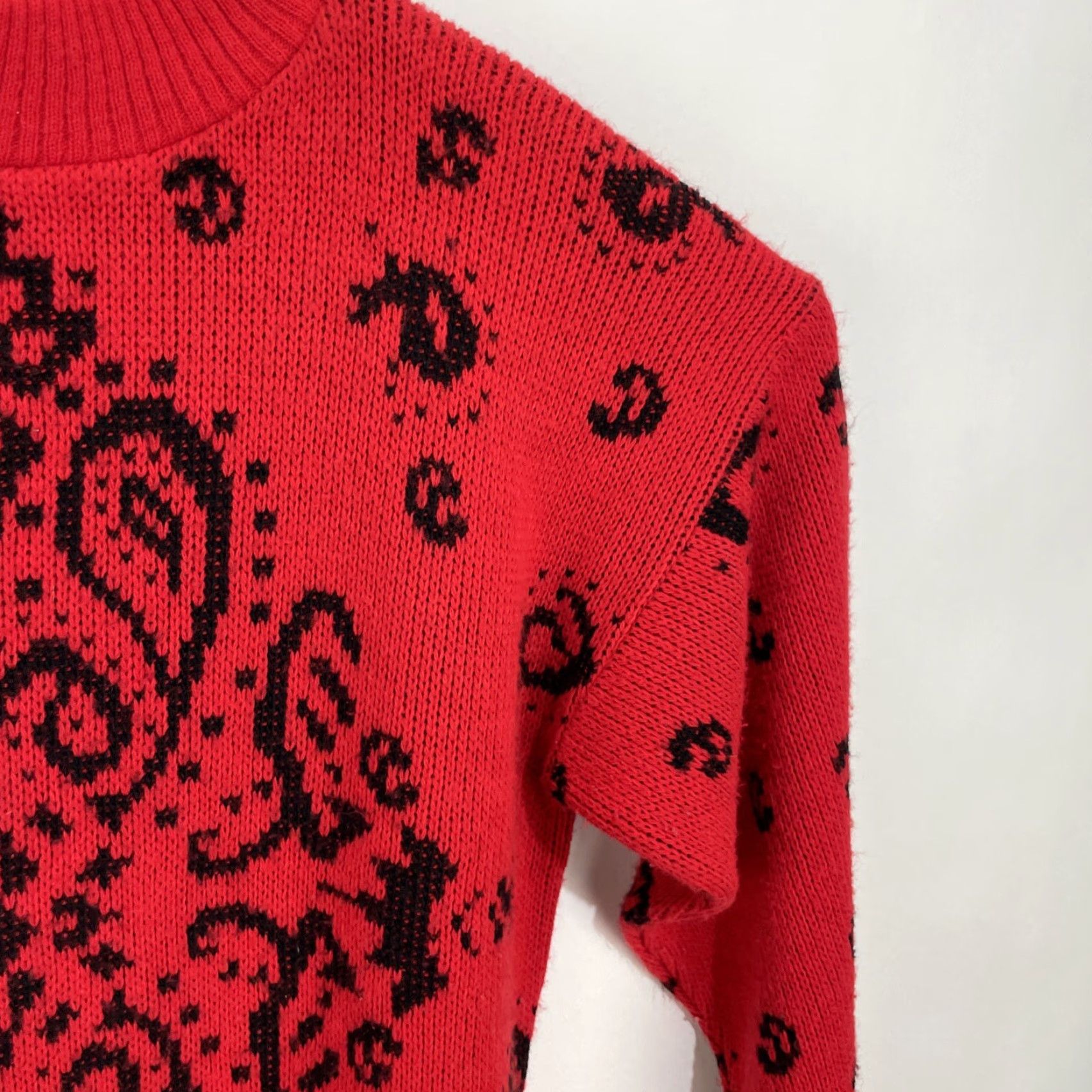 Vintage VINTAGE Private Eyes Womens Sweater Pullover Black Red Paisley USA Made Large Knit Mock Neck Long Sleeve Size L / US 10 / IT 46 - 6 Thumbnail