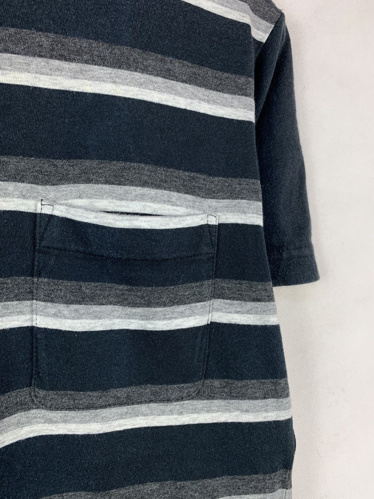 Japanese Brand Steals! Uniqlo Stripes Pocket Tee Streetwear Minimalist Size US M / EU 48-50 / 2 - 4 Thumbnail