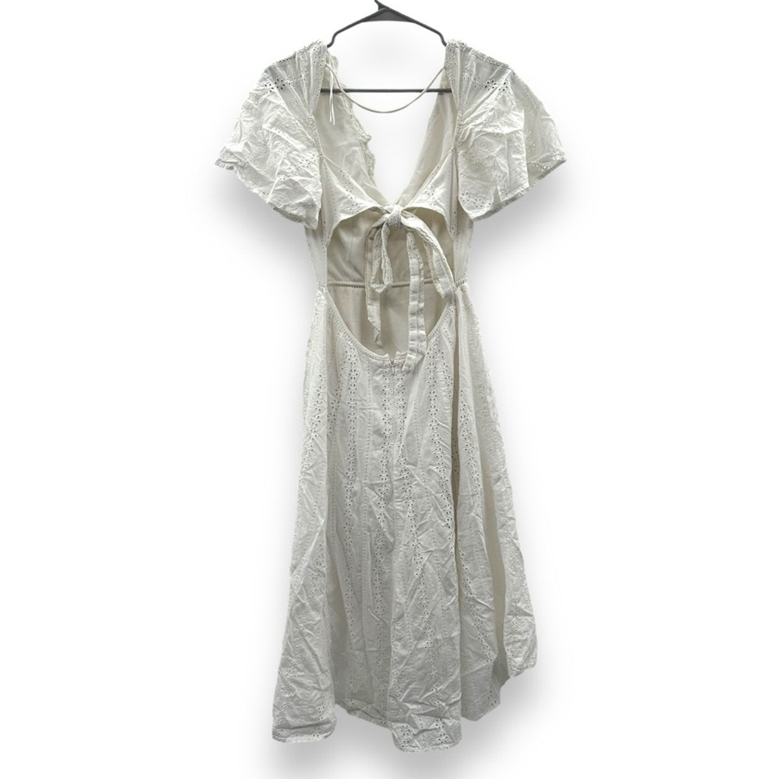 REVOLVE Finders Keepers Sundays White Eyelet V Neck Midi Dress Size M / US 6-8 / IT 42-44 - 6 Thumbnail