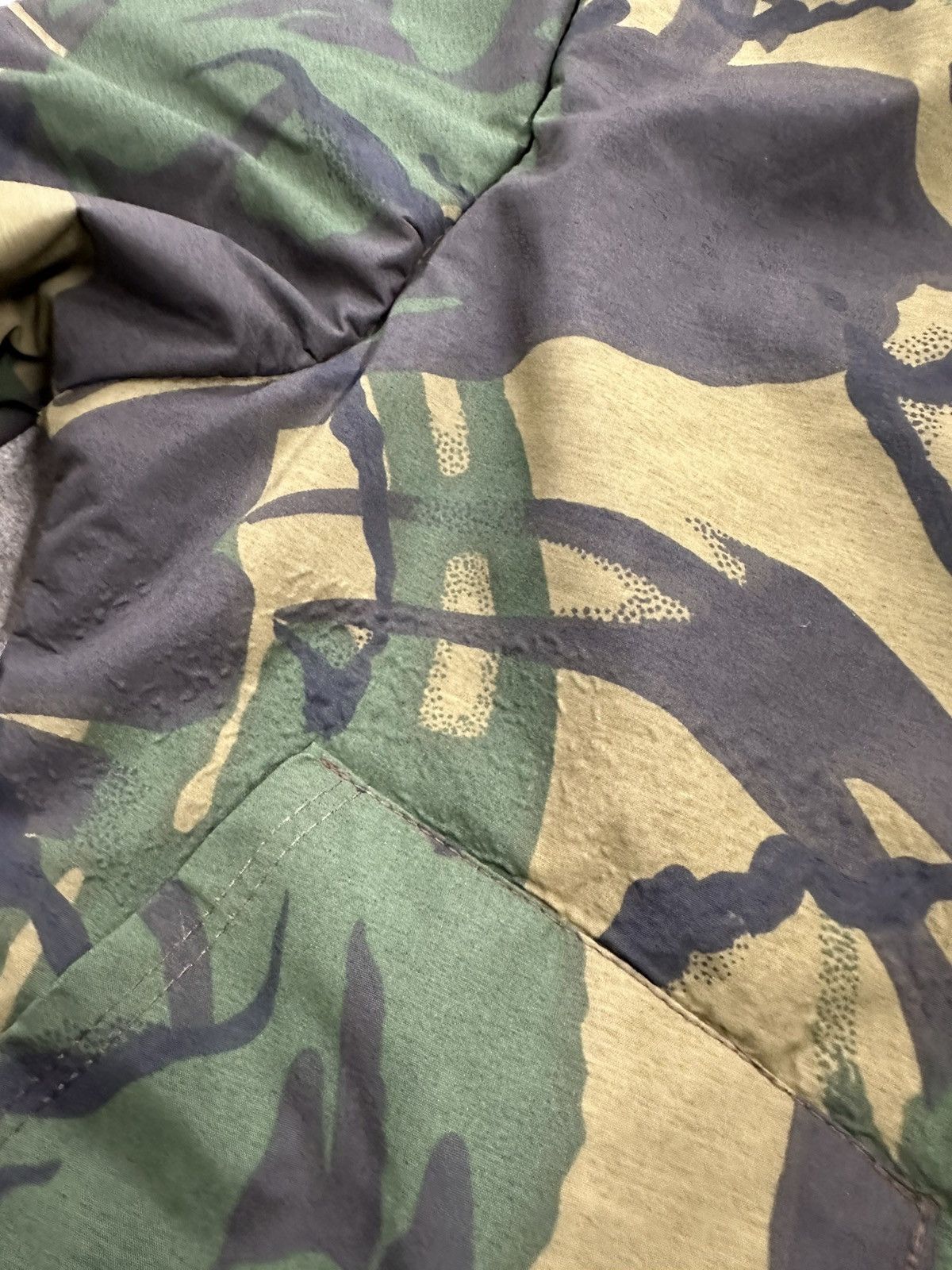 Vintage Vintage 80s Army Military Camouflage Bomber Jacket USA Size US S / EU 44-46 / 1 - 9 Thumbnail