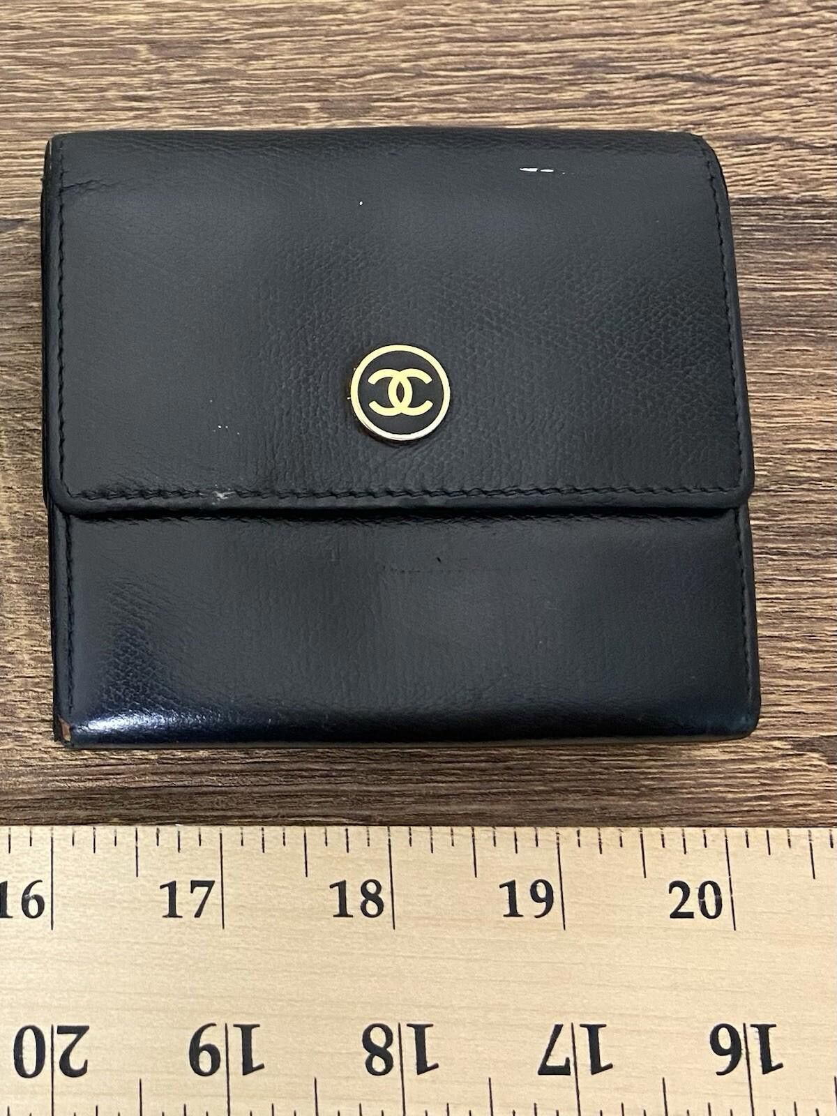 Chanel Chanel Cocobutton black leather compact trifold wallet Read* Size ONE SIZE - 1 Thumbnail