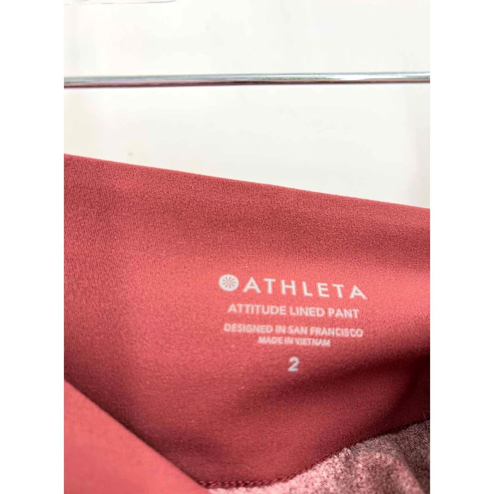 Athleta Athleta Red Size 2 Pull On Pants - Pre-Owned, Regular Size, Excellent Used Condition Size 26" / US 2 / IT 38 - 3 Thumbnail