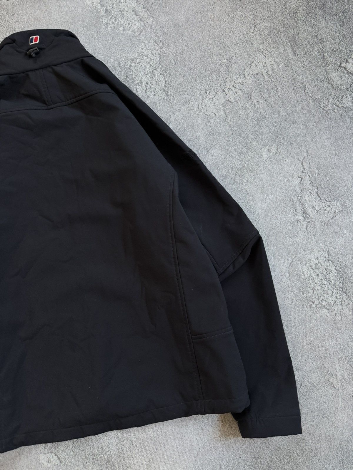 Berghaus Berghaus L Softshell black outdoor jacket gorpcore Size US L / EU 52-54 / 3 - 16 Thumbnail