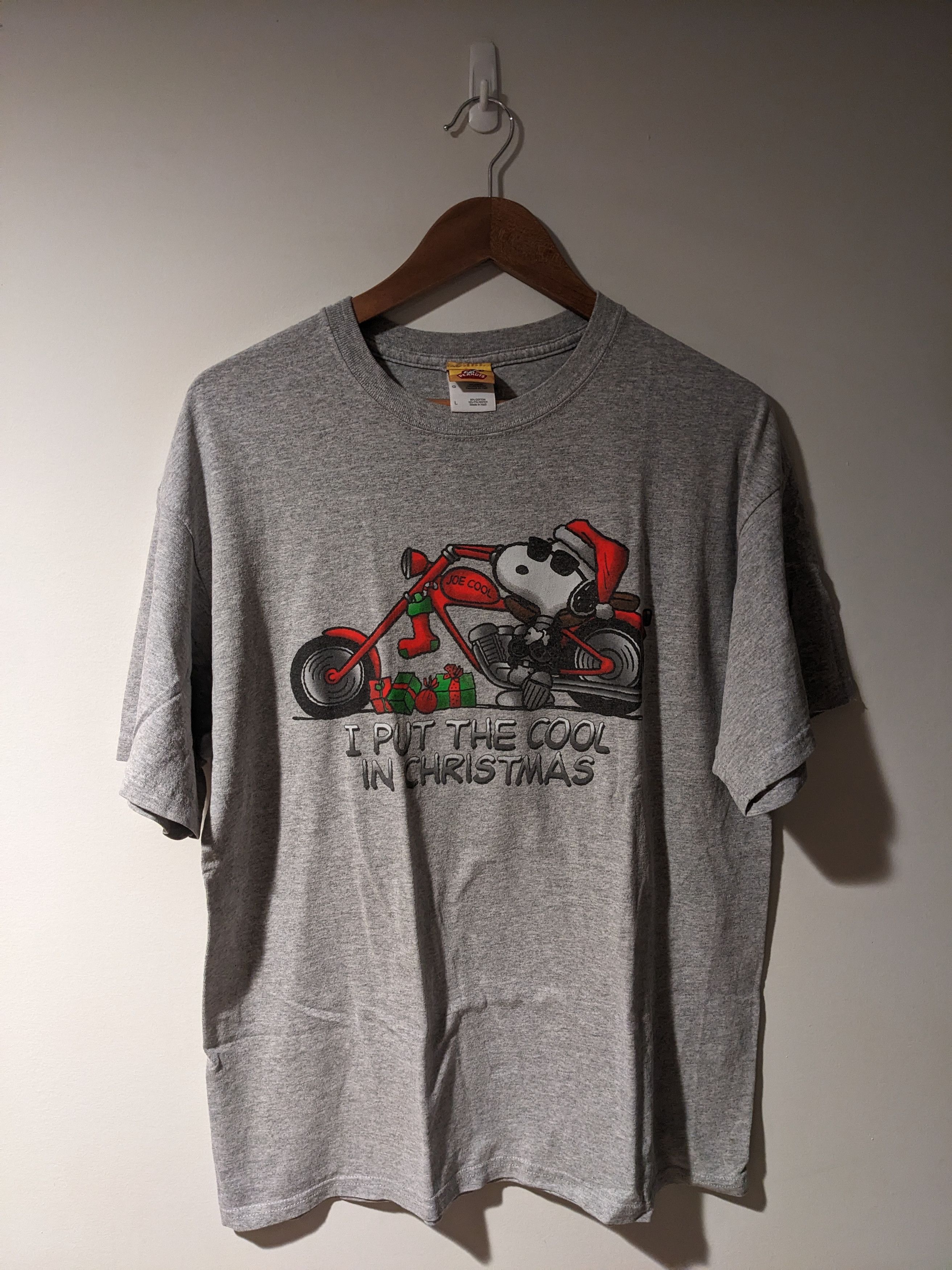 Peanuts × Vintage Vintage Y2K Snoopy Be Cool Christmas Peanuts Large T-Shirt Size US L / EU 52-54 / 3 - 1 Thumbnail