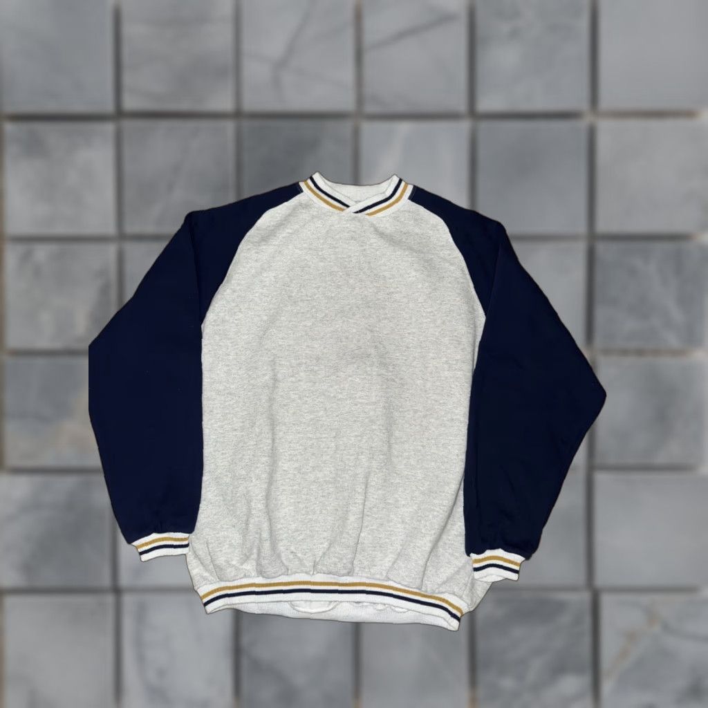Vintage VINTAGE Over Wear Sweater Crewneck Grey XL Mens 24x28 USA Size US XL / EU 56 / 4 - 1 Thumbnail