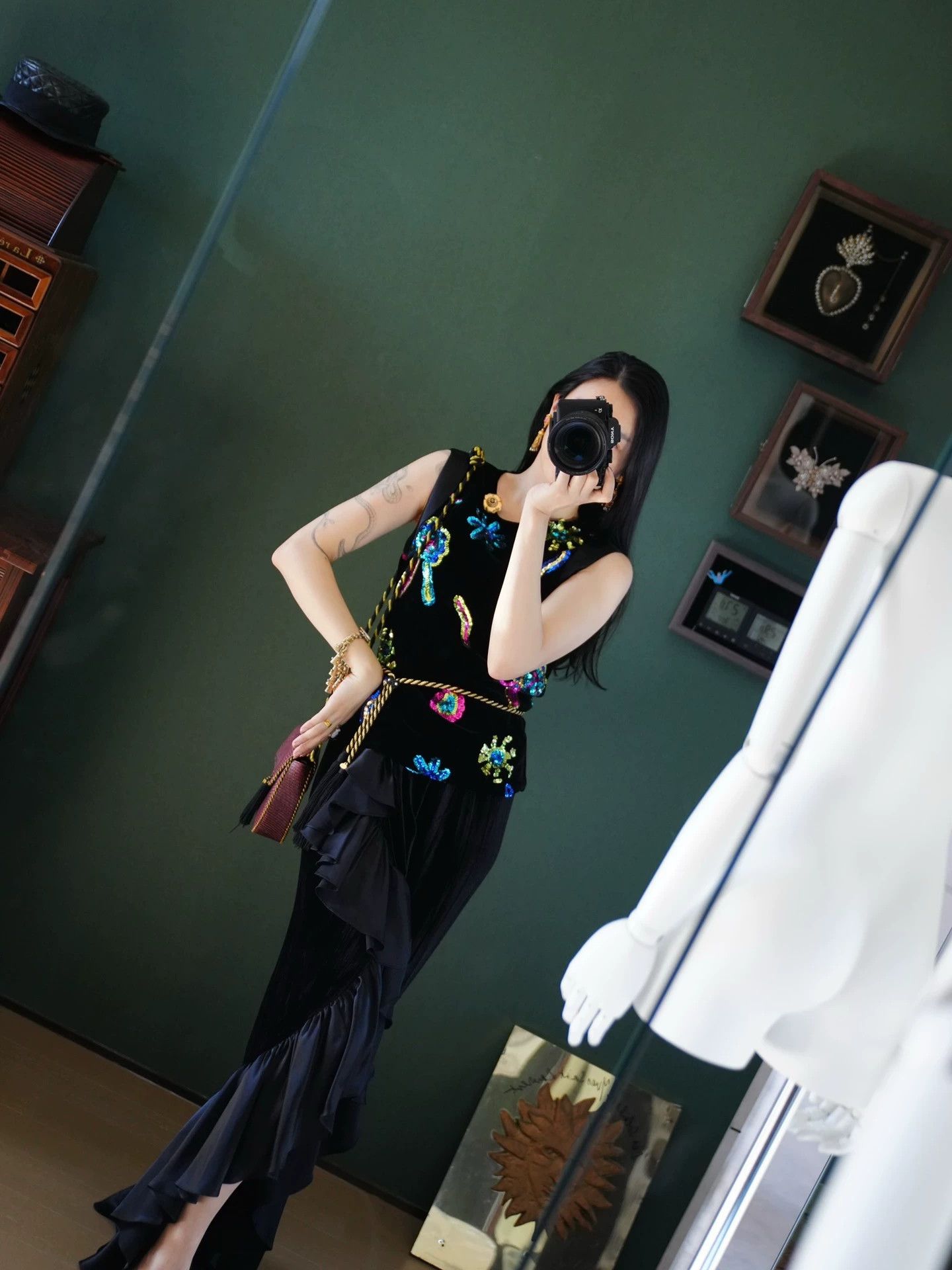 Christian Lacroix Christian Lacroix Black Velvet Hand Beaded Vest Women's M Size M / US 6-8 / IT 42-44 - 9 Thumbnail
