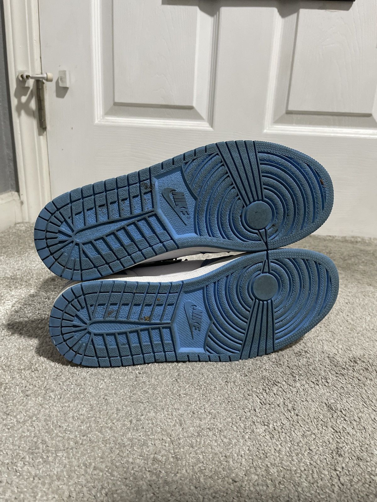 Jordan Brand × Nike Air Jordan 1 Retro High OG Unversity Blue (UNC) Size US 10 / EU 43 - 6 Thumbnail