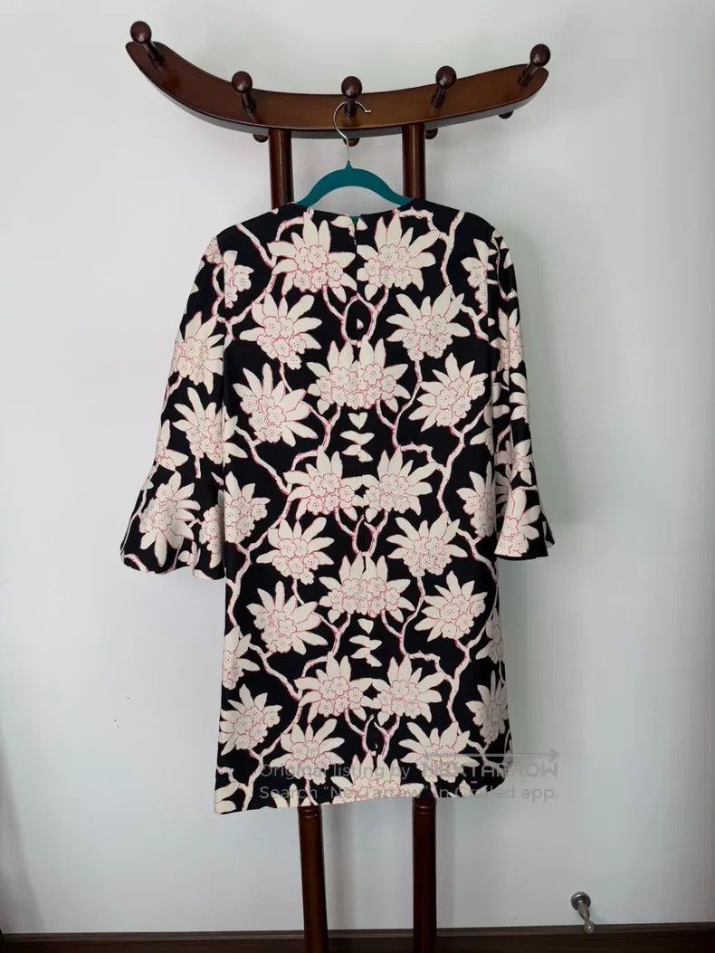 Valentino Valentino Flared sleeve dress Size M / US 6-8 / IT 42-44 - 4 Thumbnail