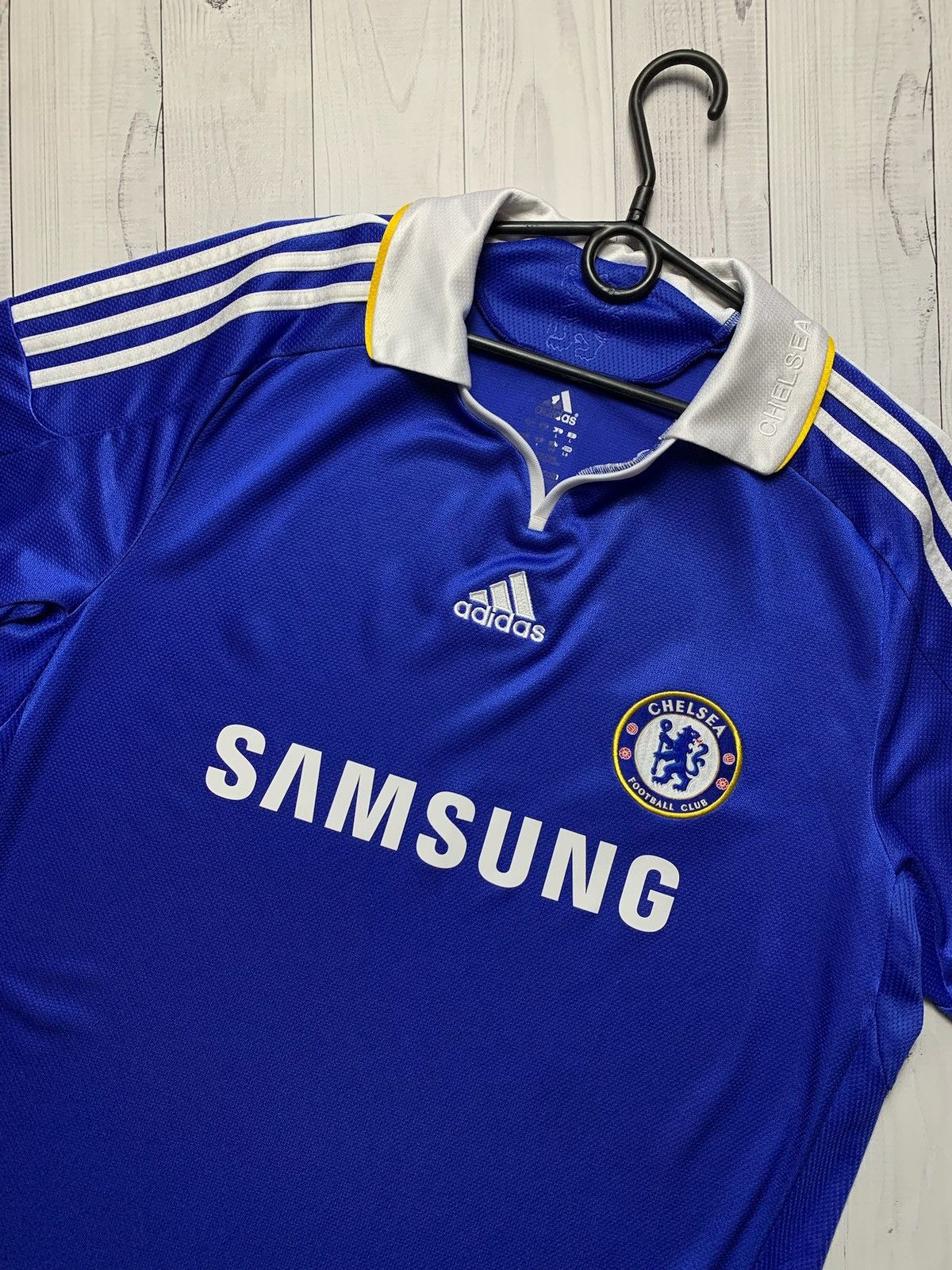 Adidas × Chelsea Soccer × Vintage Vintage adidas Chelsea soccer jersey Samsung size L Size US L / EU 52-54 / 3 - 2 Thumbnail