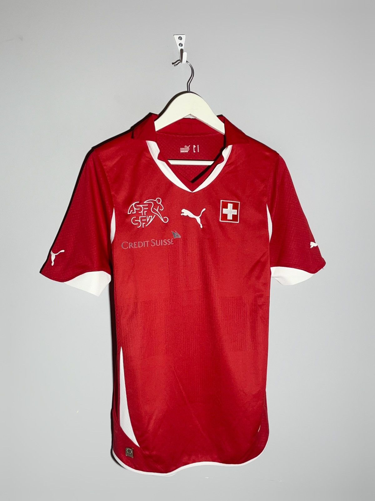 Puma #19 Behrami Switzerland Puma 2010 Home Football Shirt Size US S / EU 44-46 / 1 - 3 Thumbnail