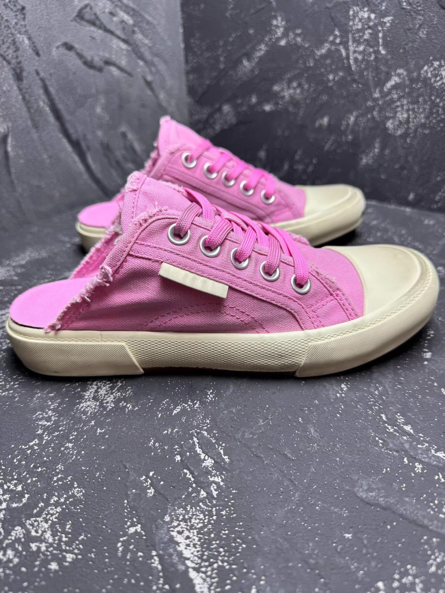 Balenciaga Balenciaga Pink Canvas Slip-On Mules Q10 Size US 6 / IT 36 - 5 Thumbnail