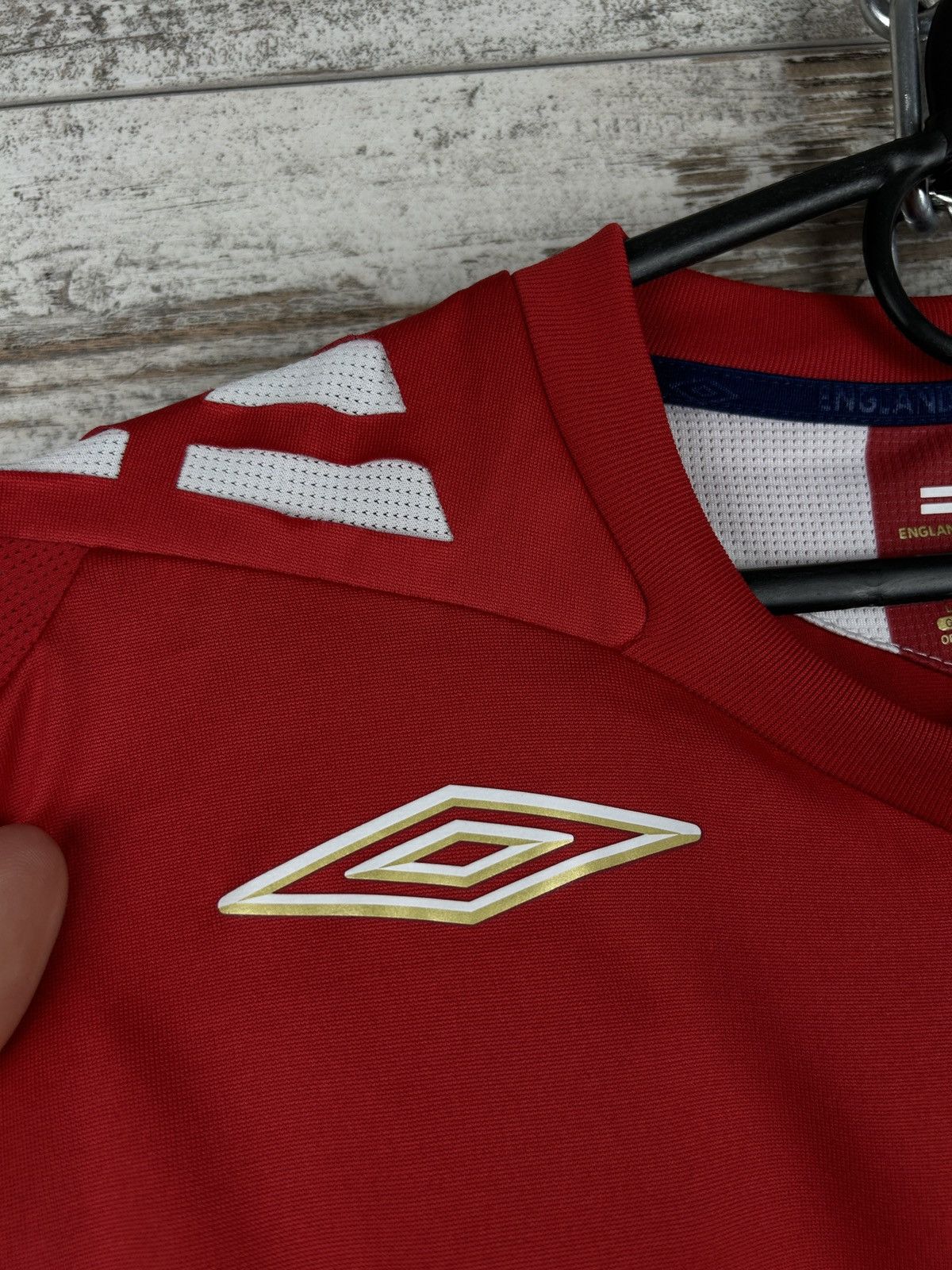 Umbro Mens Vintage England National Team T Shirt soccer jersey y2k Size US L / EU 52-54 / 3 - 3 Thumbnail