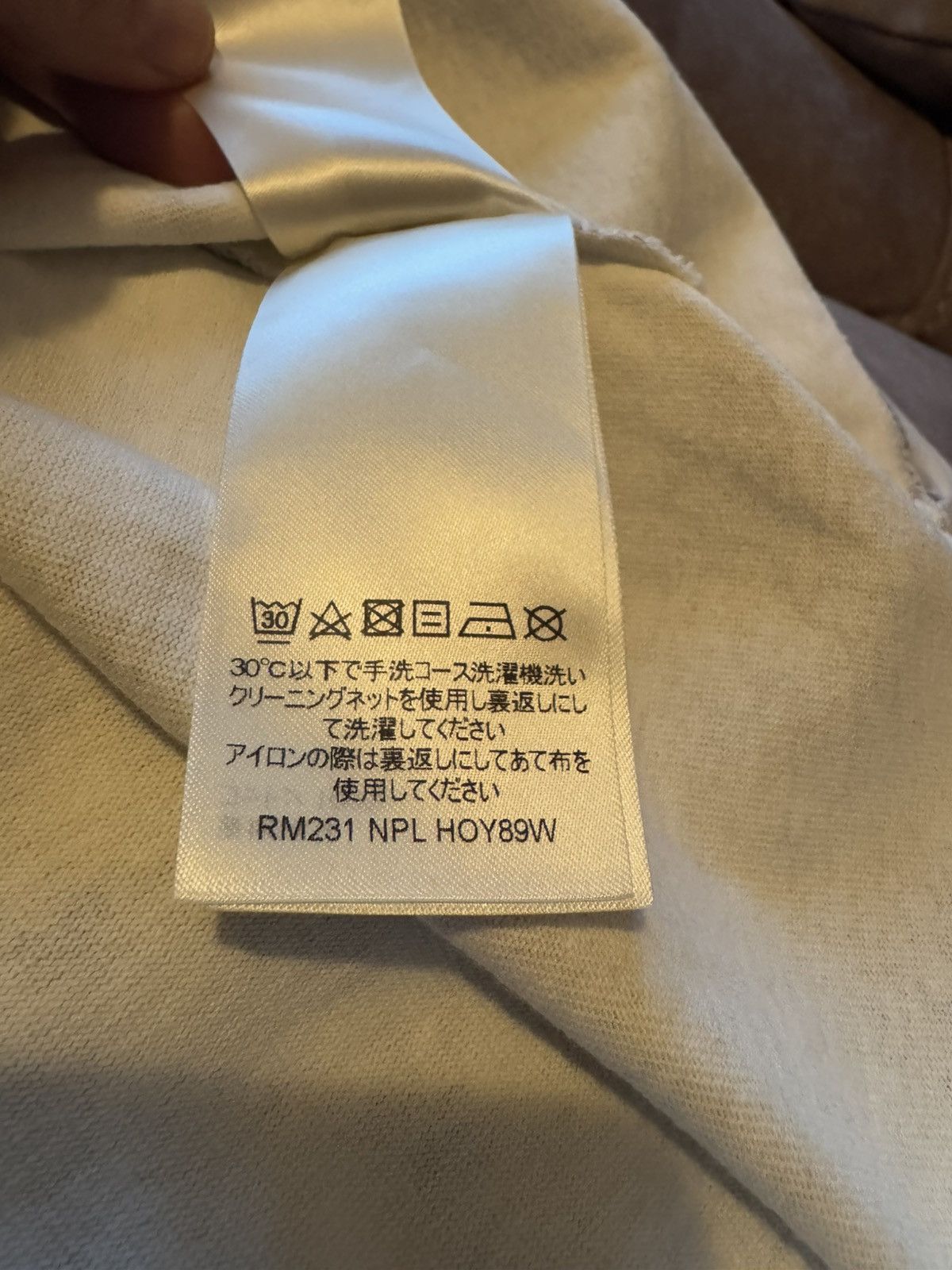 Louis Vuitton LOUIS VUITTON tshirt , real measurements by tape in photos Size US M / EU 48-50 / 2 - 10 Thumbnail