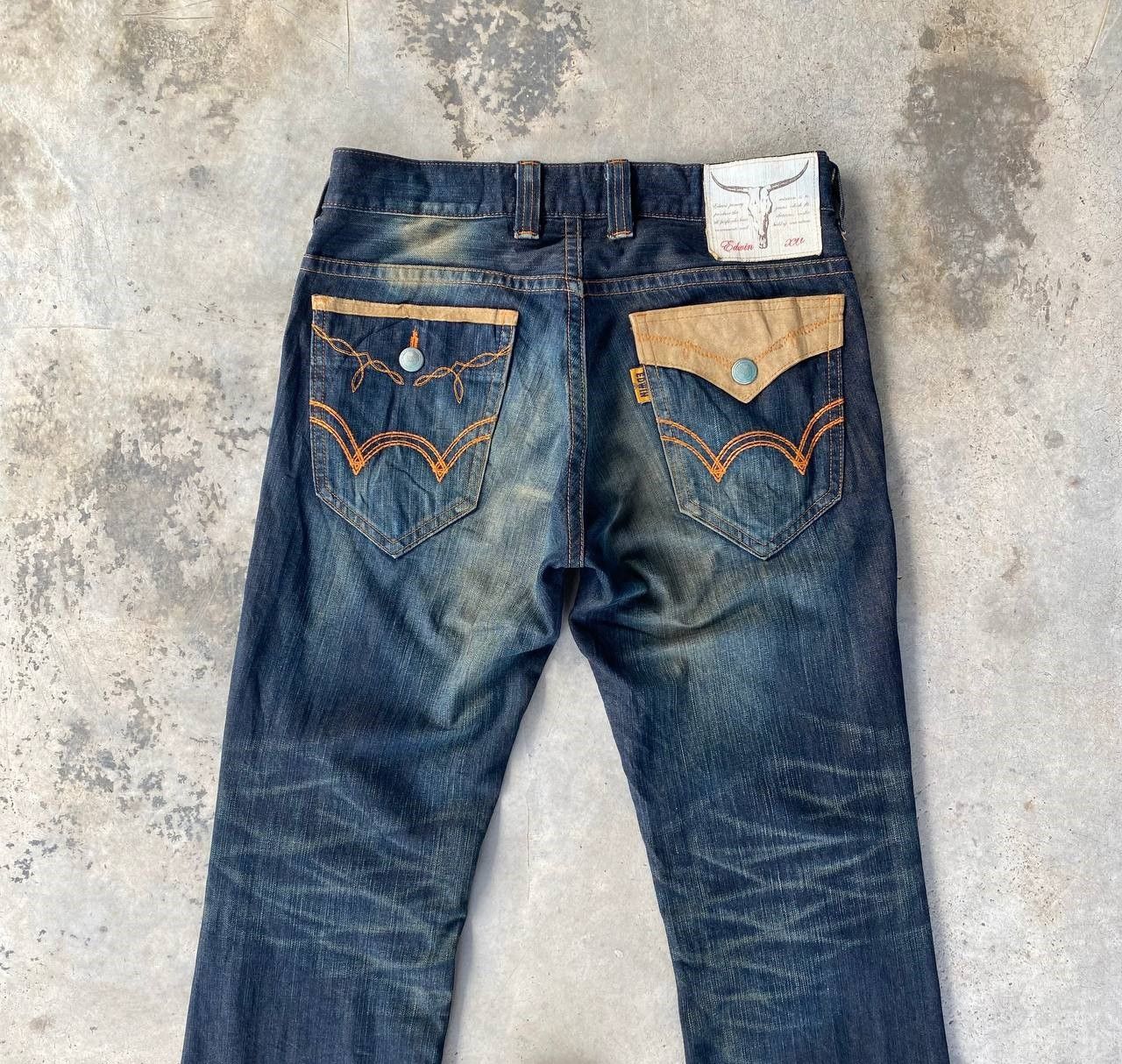 Edwin VINTAGE EDWIN FLARED BULL DISTRESSED RIPPED KNEE RUSTY WASH Size US 32 / EU 48 - 11 Thumbnail