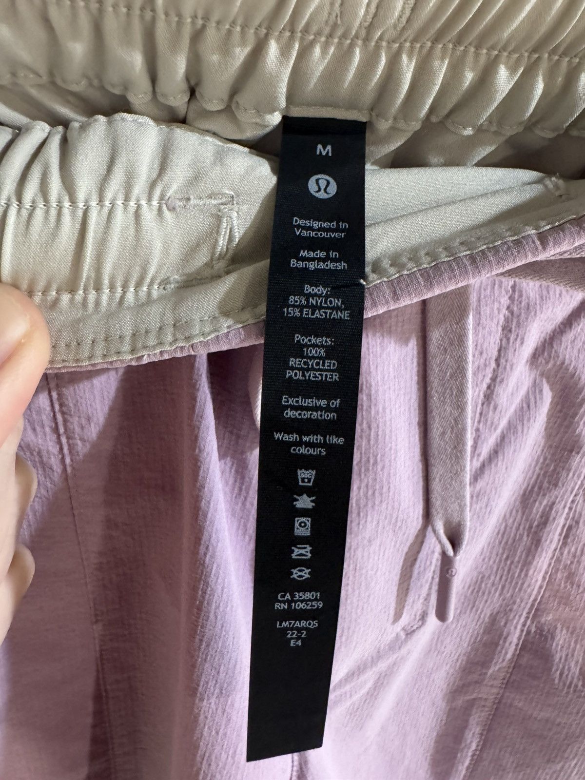 Lululemon Lululemon shorts Size US 32 / EU 48 - 2 Thumbnail