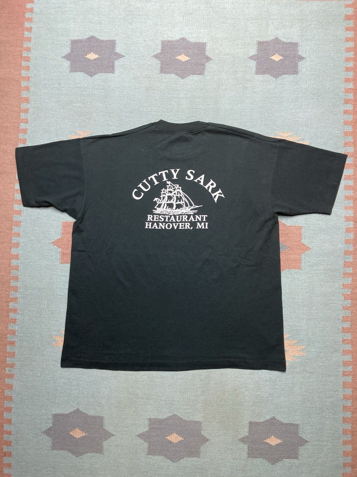 Vintage 90s graphic tshirt Cutty Sark restaurant Hanover Michigan XL Size US XL / EU 56 / 4 - 1 Thumbnail