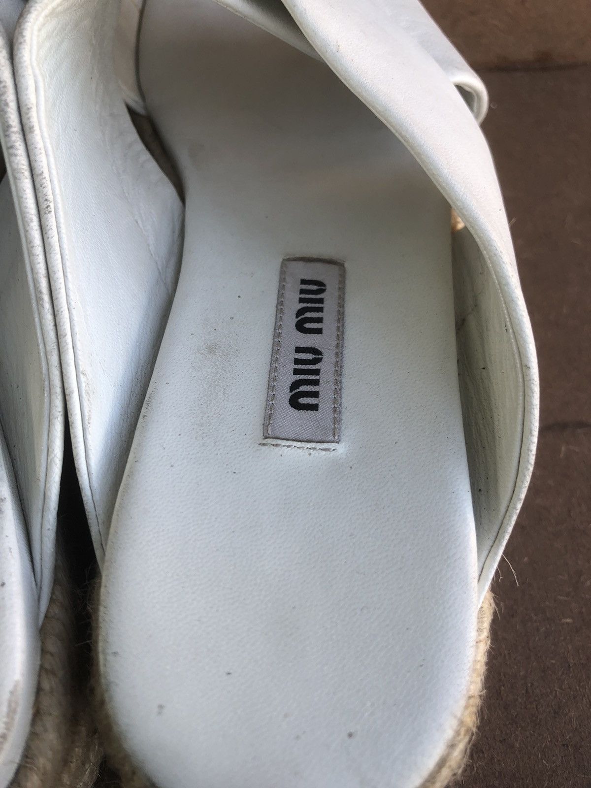 Miu Miu MIU MIU White Leather Sandels Espadrilles Size 35.5 Size US 5.5 / IT 35.5 - 13 Thumbnail