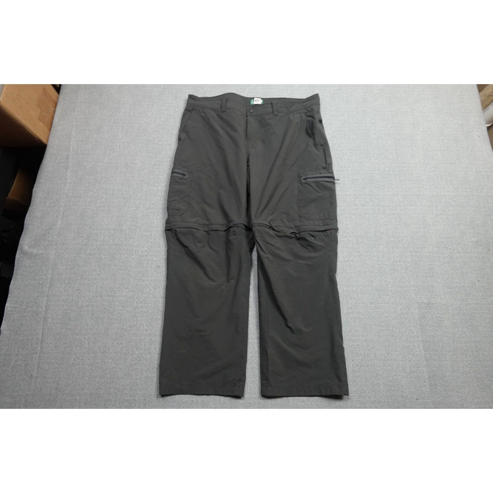 Vintage L.L. Bean Convertible Pants Mens 40x30 Gray Hiking Nylon Stretch Zip Off Khakis Pants Size US 40 / EU 56 - 4 Thumbnail