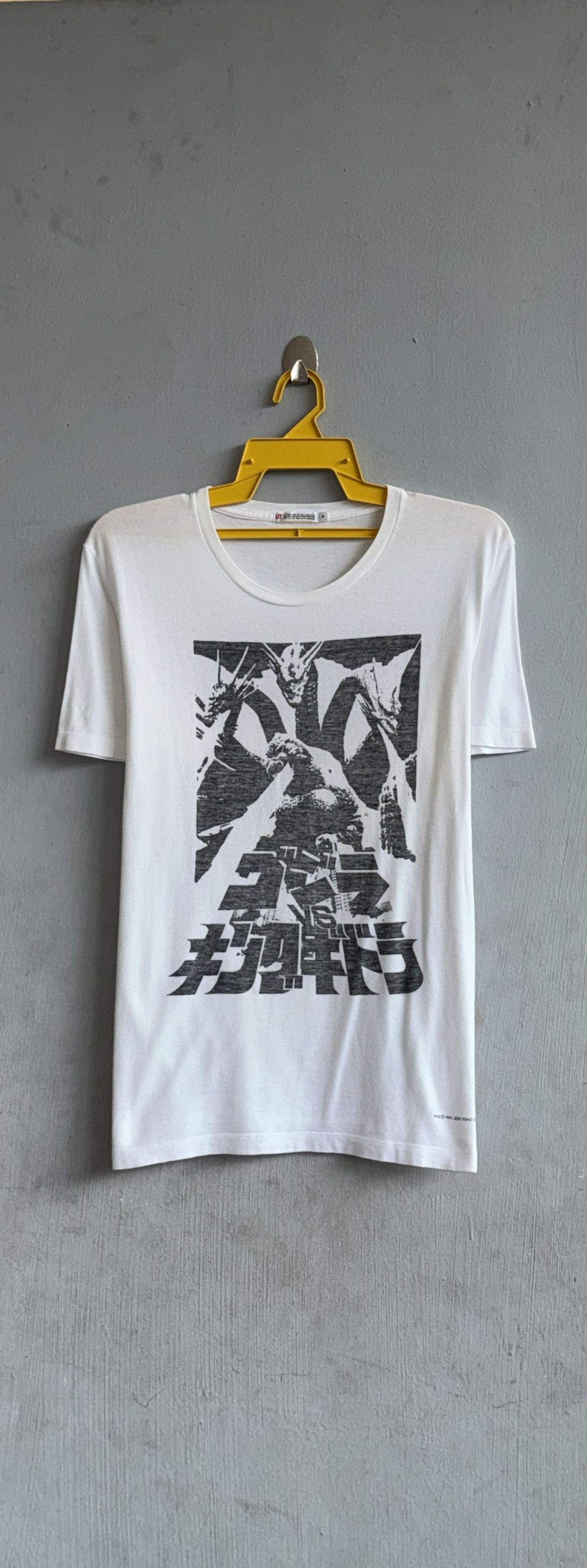 Uniqlo Godzilla and King Ghidorah 2010 Shirt Size US M / EU 48-50 / 2 - 1 Thumbnail