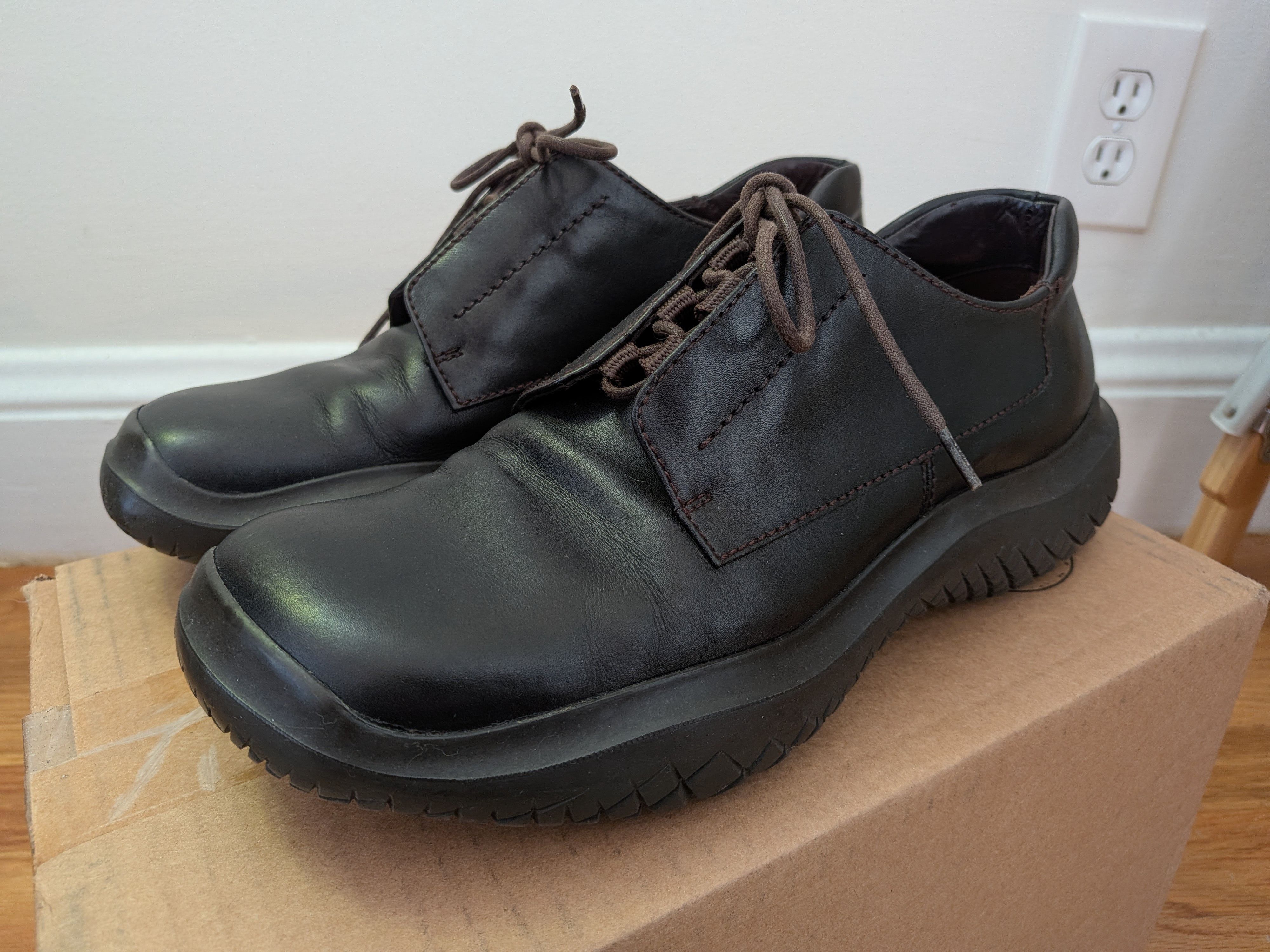 Prada FW1999 Prada Chunky Vibram Low Brown Leather Boots Size US 7 / EU 40 - 1 Thumbnail