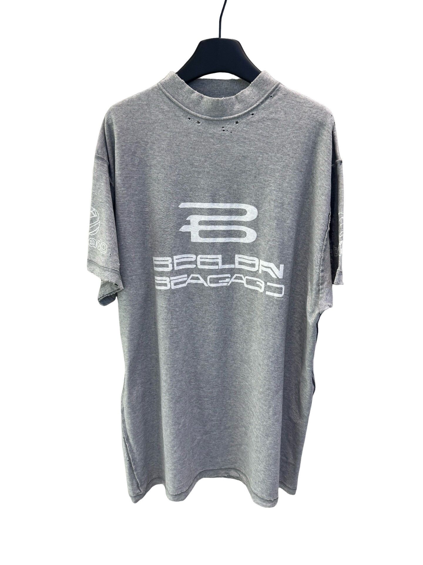 Balenciaga Balenciaga Distressed Logo T-Shirt Size S Size US S / EU 44-46 / 1 - 1 Thumbnail