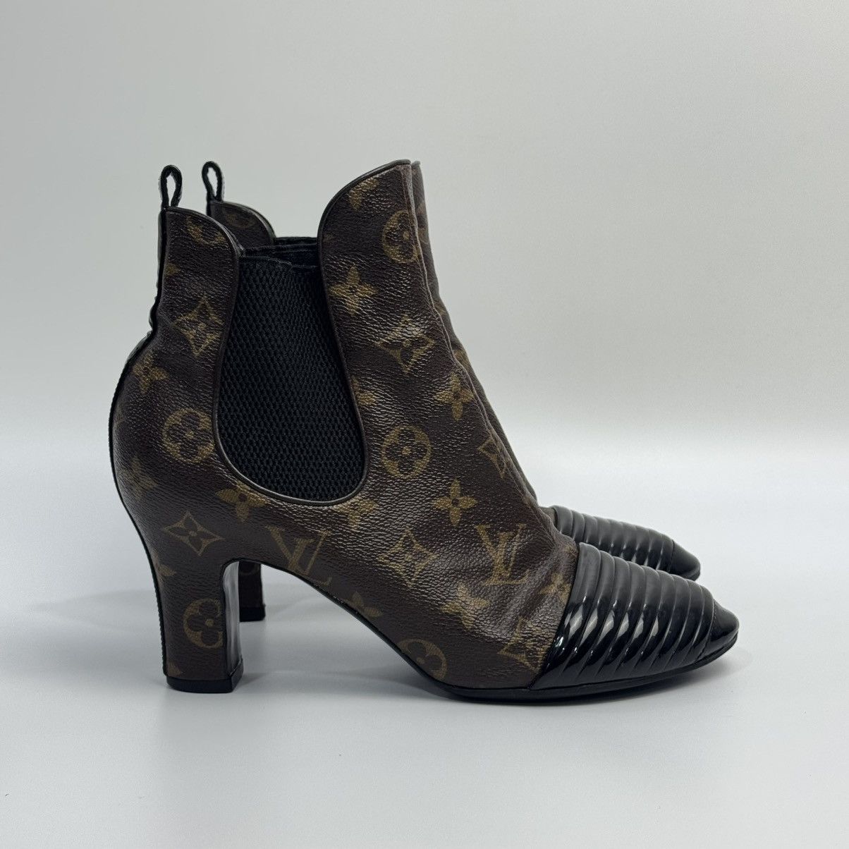 Louis Vuitton Louis Vuitton Monogram Revival Ankle Boots Size US 7.5 / IT 37.5 - 10 Thumbnail