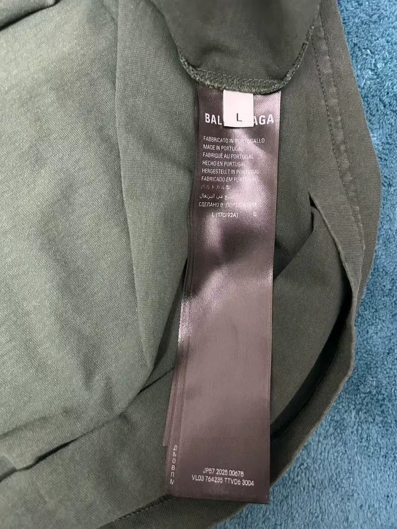 Balenciaga Balenciaga Letter Printed Short Sleeve - Green Size US L / EU 52-54 / 3 - 5 Thumbnail