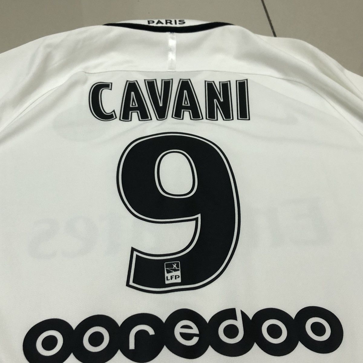 Nike PSG 16/17 third away shirt #9 Cavani Size US M / EU 48-50 / 2 - 8 Thumbnail