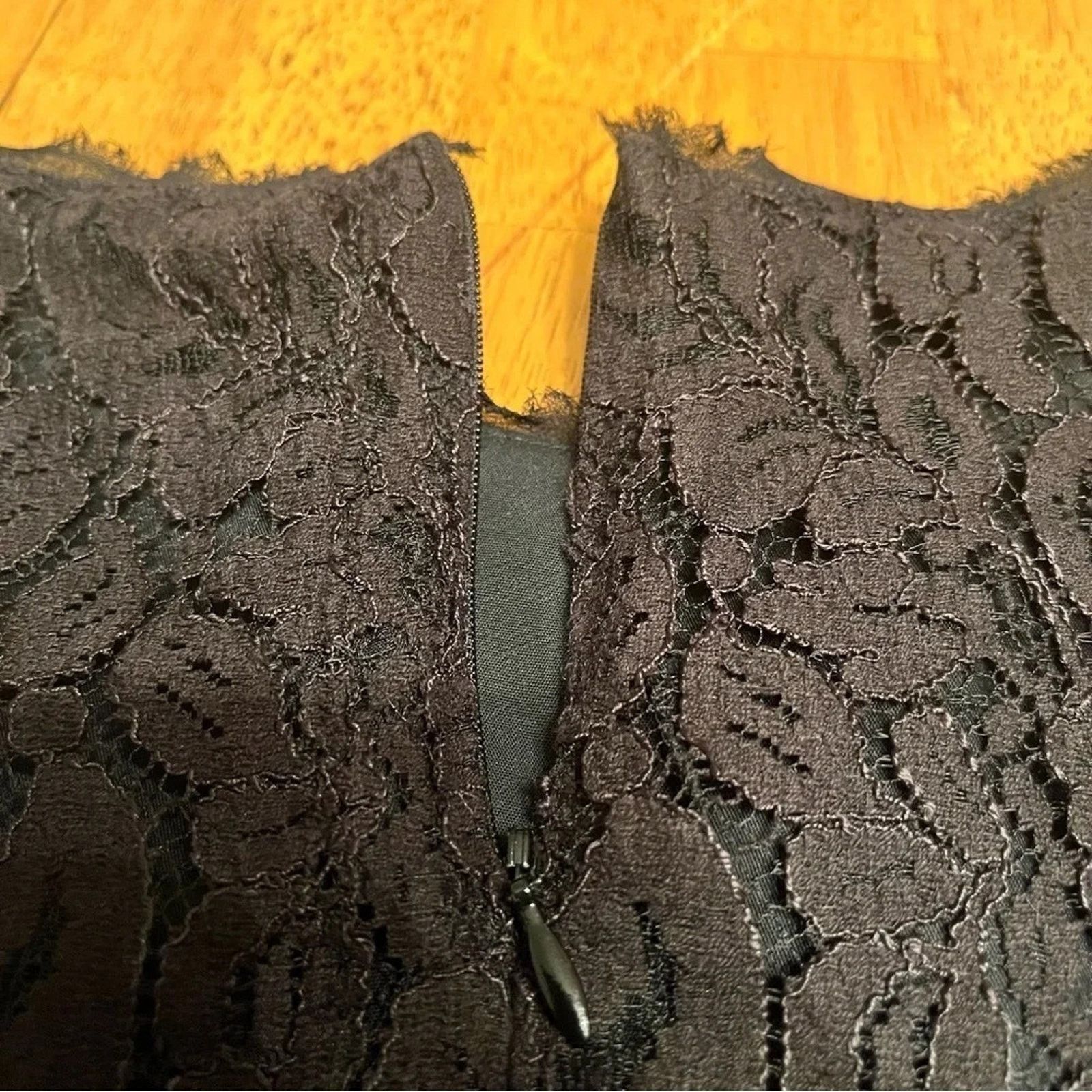 The Unbranded Brand Talbots knee length lace overlay dress, size 8 Size M / US 6-8 / IT 42-44 - 3 Thumbnail