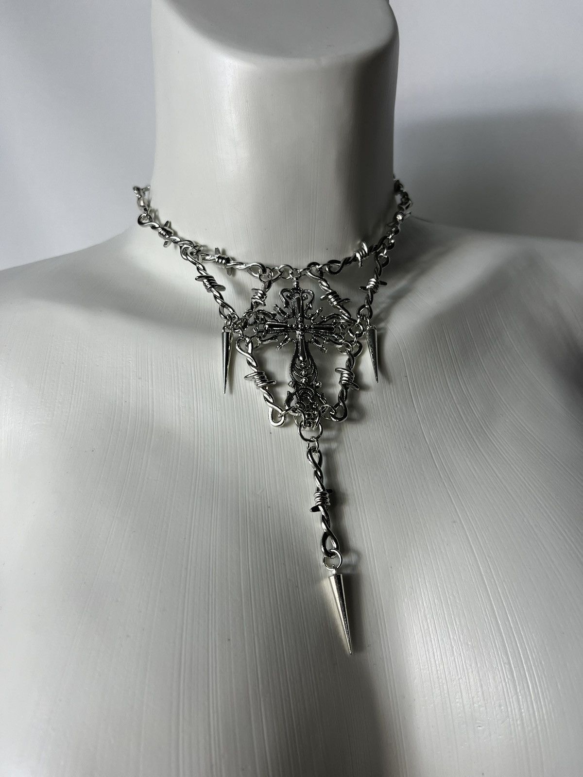 Jewelry Gothic Cross Wire Necklace Size ONE SIZE - 1 Thumbnail