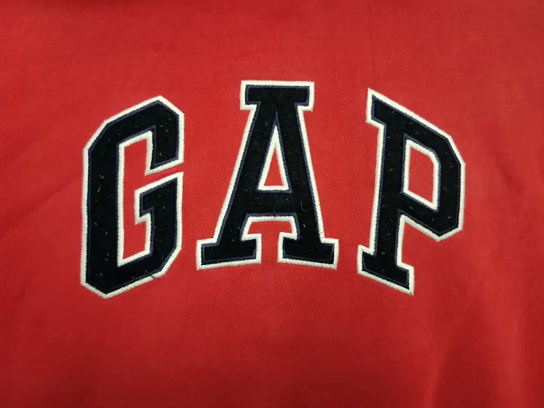 Gap Vintage GAP Big Logo Sweatshirt Hoodie Size US L / EU 52-54 / 3 - 8 Thumbnail