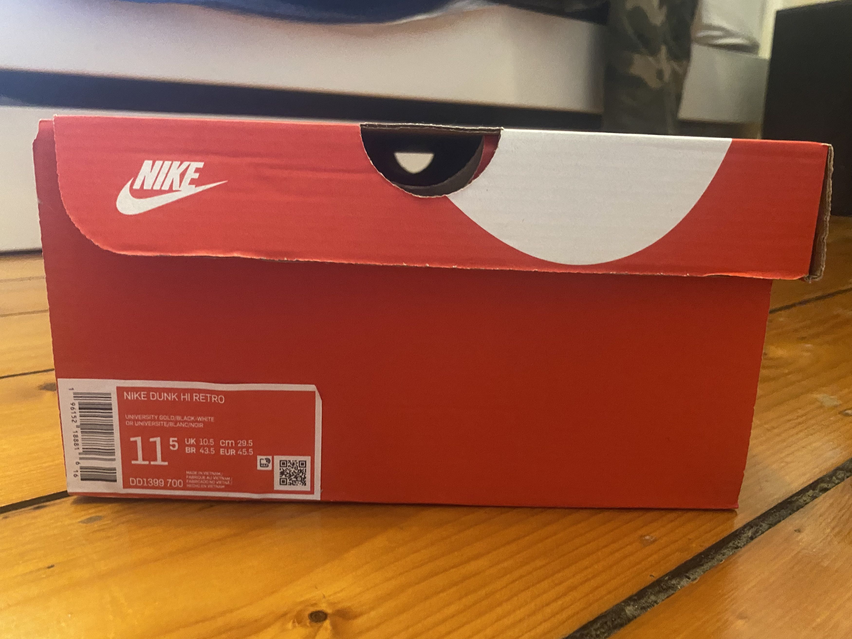 Nike Dunk Hi Retro University Gold/Black-White Size US 11.5 / EU 44-45 - 3 Thumbnail
