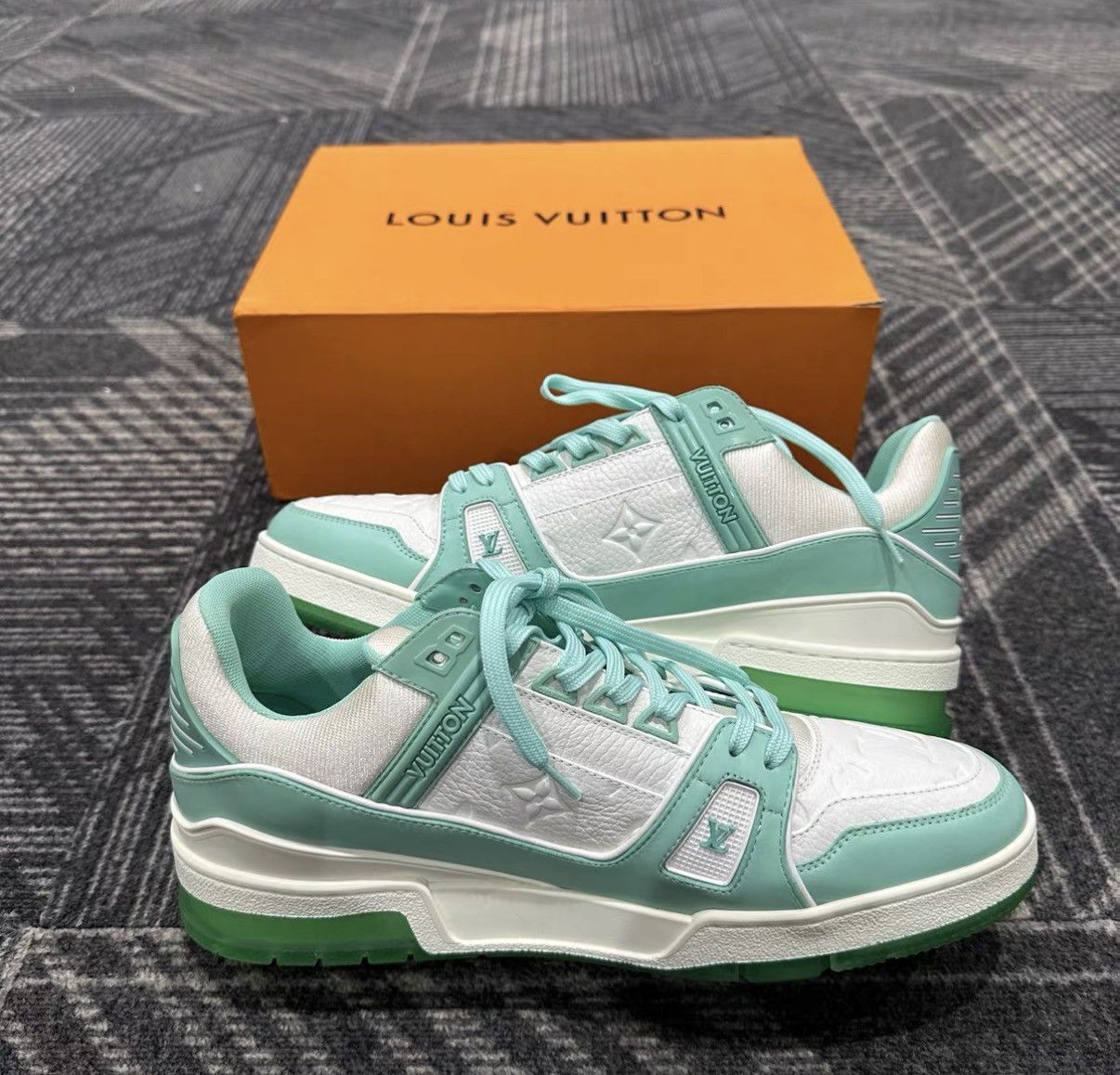 Louis Vuitton Louis Vuitton Trainer Tiffany Green Embossed Sneakers J42 Size US 8.5 / EU 41-42 - 5 Thumbnail