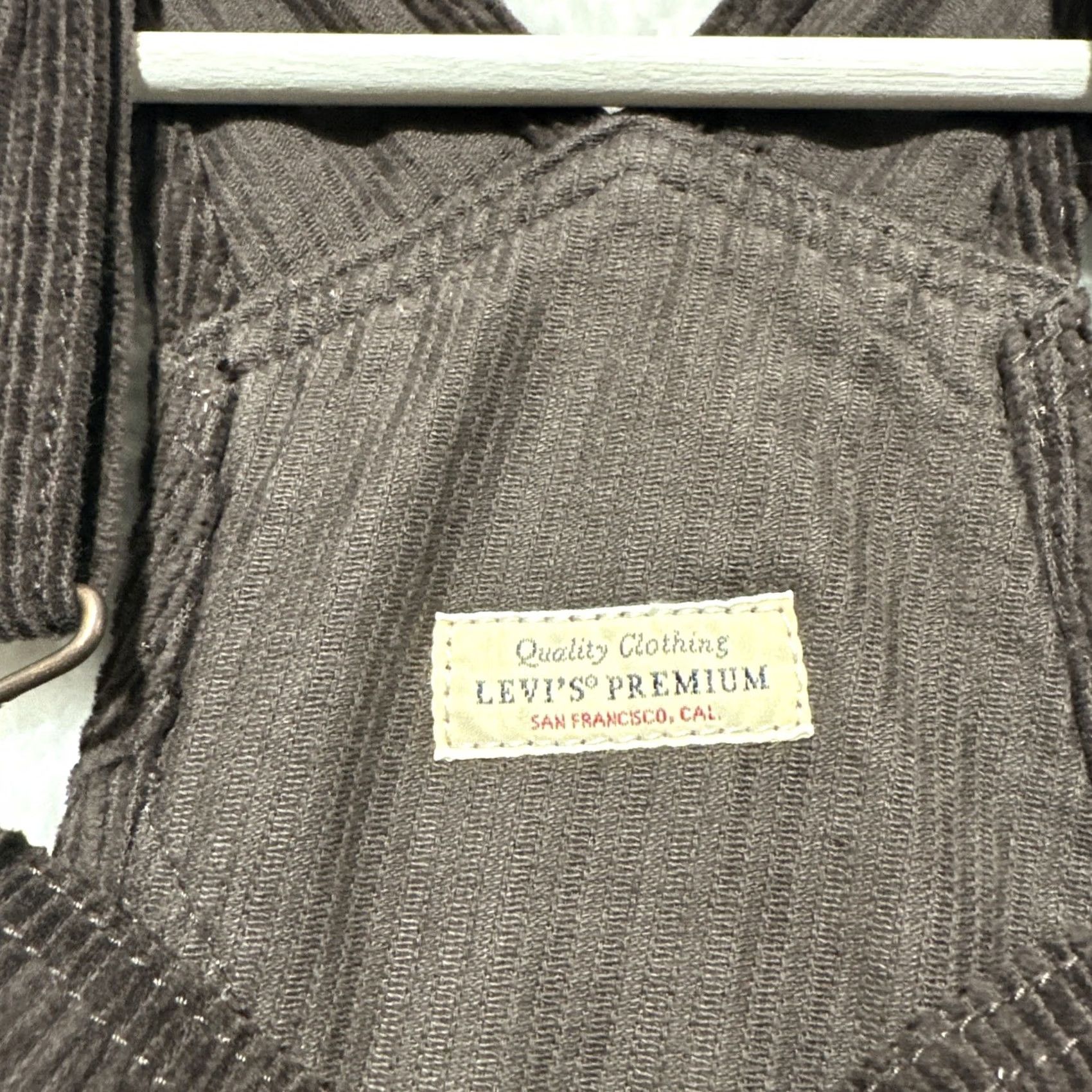 Levi's Levi's Premium Baggy Corduroy Women's Overalls XS Brown Red Tab Irregular Overall One-Piece Wide-Leg Category: Overalls Size 26" / US 2 / IT 38 - 6 Thumbnail