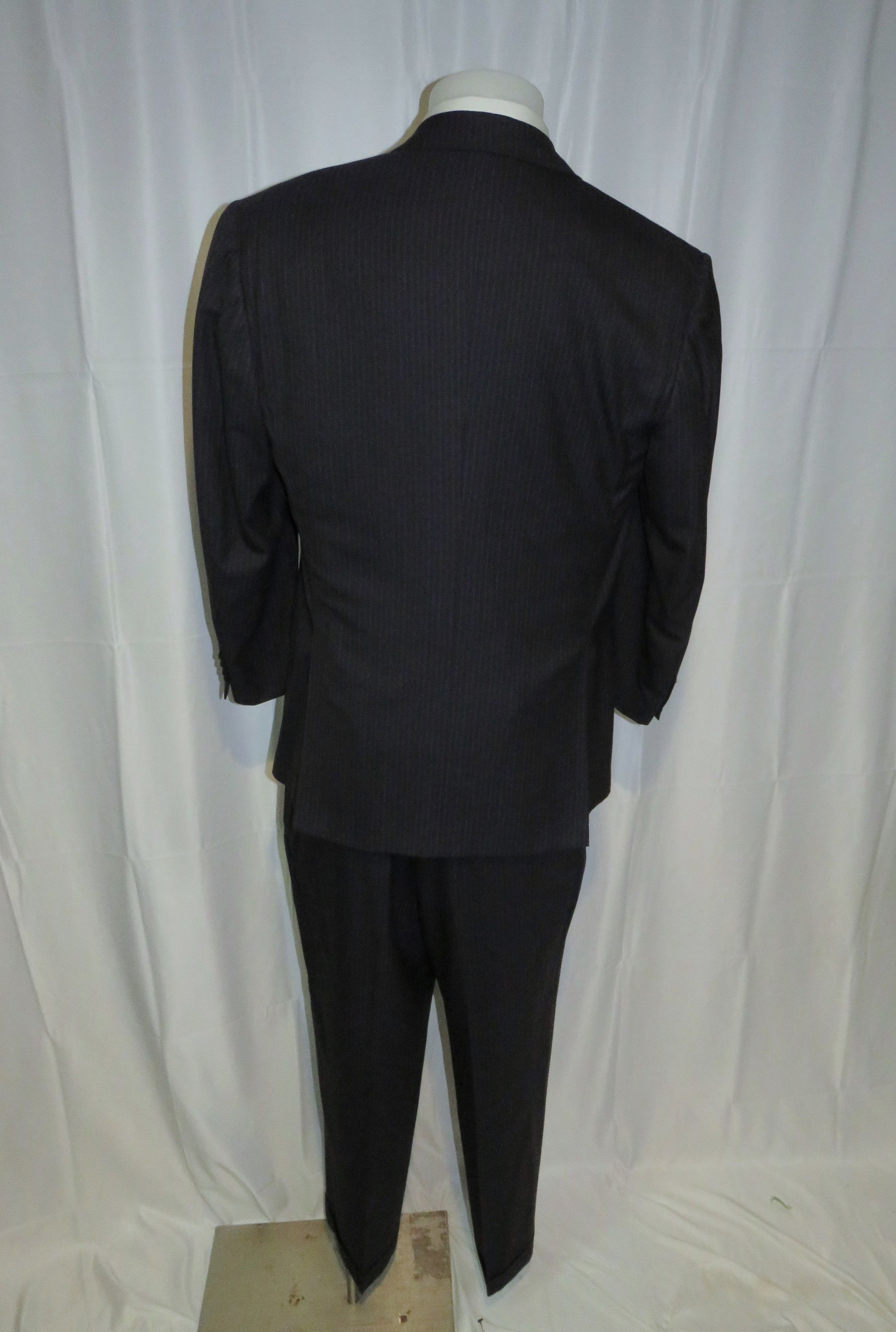 Kiton Super 180 Navy Striped Hand Made Three Button Suit 46S Size 46S - 2 Thumbnail