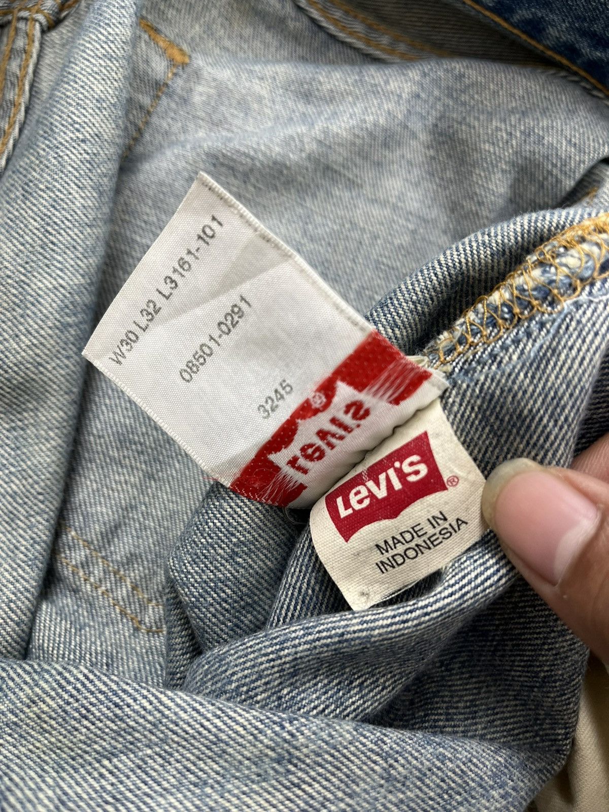 Levi's Vintage Clothing 🇮🇩1990s Vintage Levis 501 30x32 Distressed Light Blue Jeans Size US 30 / EU 46 - 12 Thumbnail