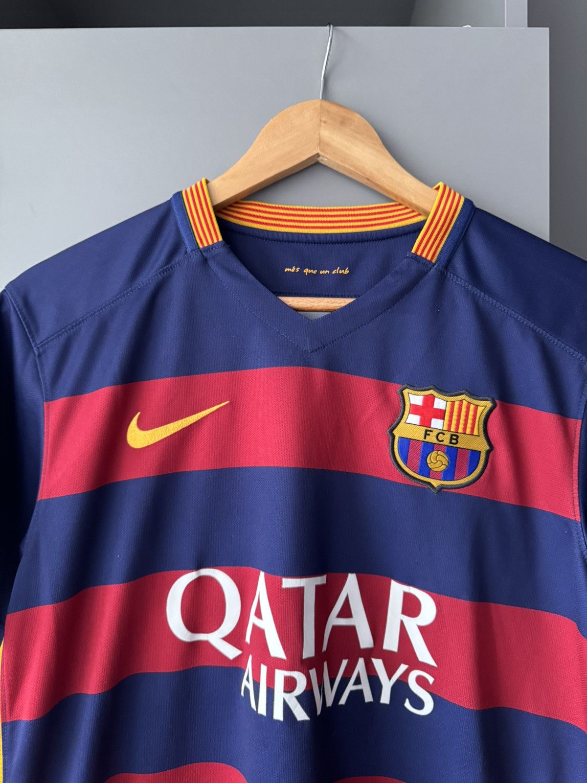 Nike Nike Barcelona 2015/16 Home Jersey (Messi) Size US M / EU 48-50 / 2 - 6 Thumbnail