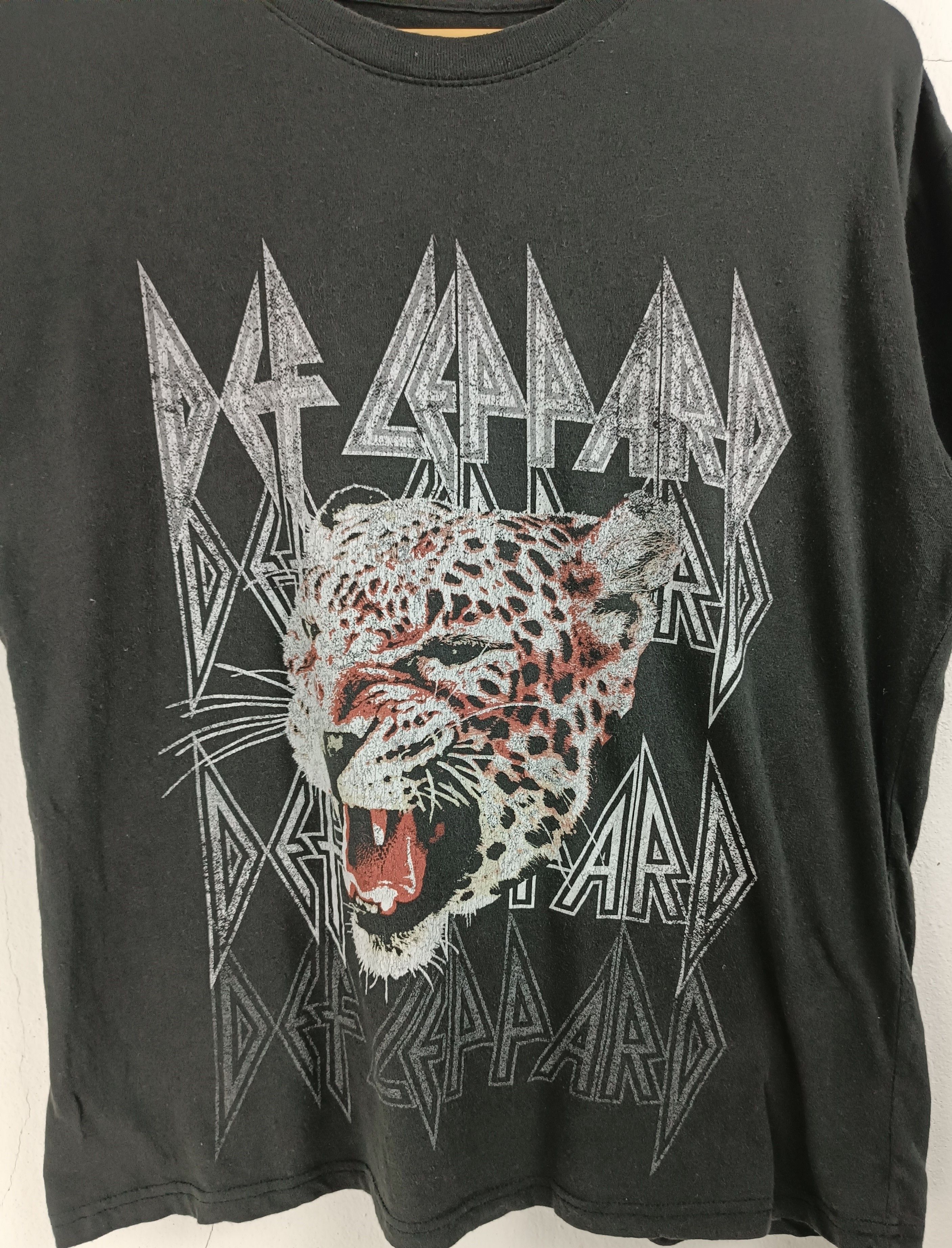 Band Tees VINTAGE FADED DEF LEPPARD TEE JOURNEY MOTLEY POISON Size US M / EU 48-50 / 2 - 8 Thumbnail