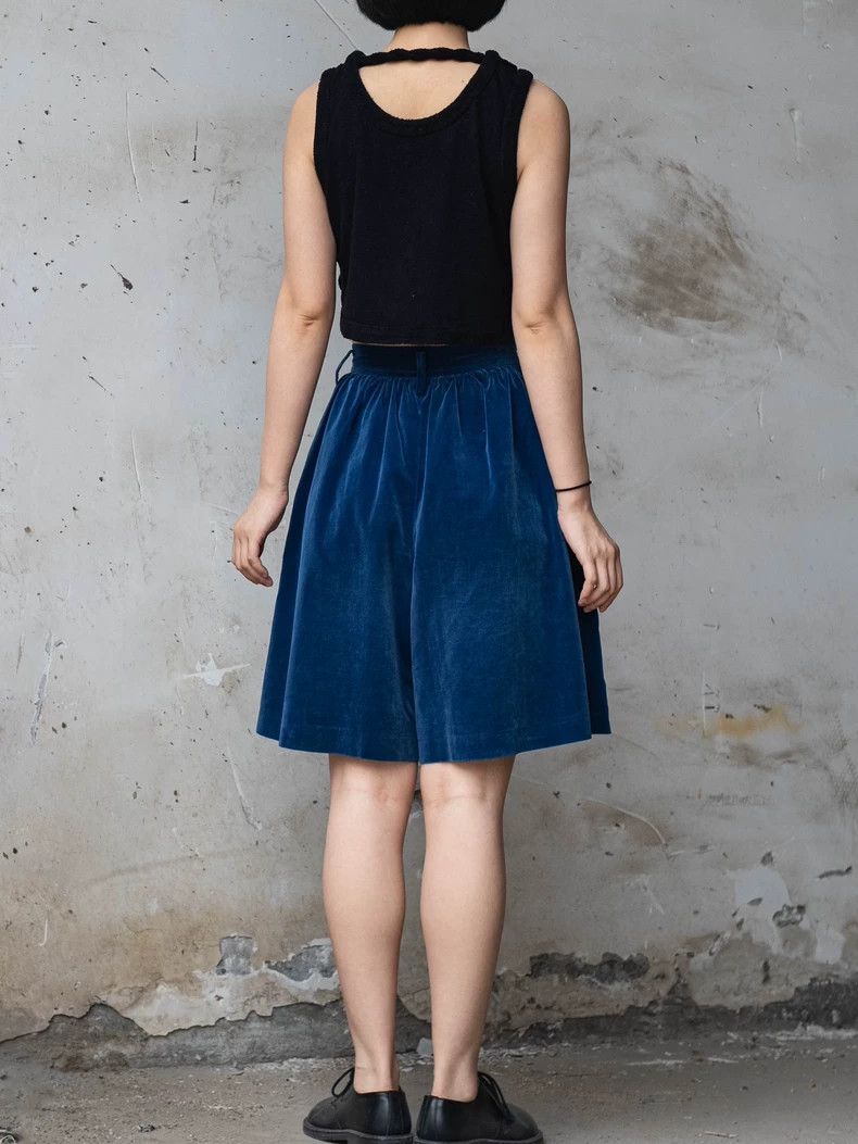 Comme des Garcons Comme Des Garcons size M Blue velvet wide-leg shorts Size 22" - 2 Thumbnail