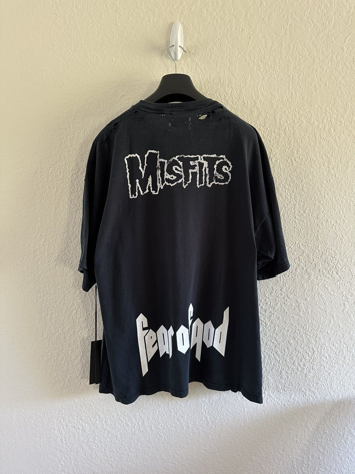 Tシャツ・カットソー FEAR OF GOD Men T Shirts FGE250 520VIS Black Fear of God Short Sleeve Tee - LABELS